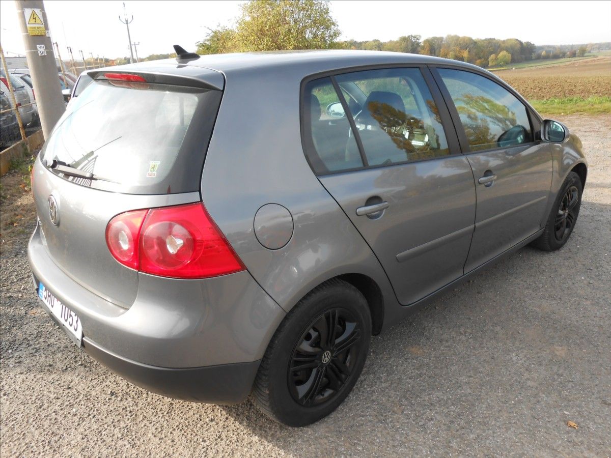 Volkswagen Golf, 1,4 i 16V  CZ  Serviska - fotka 3