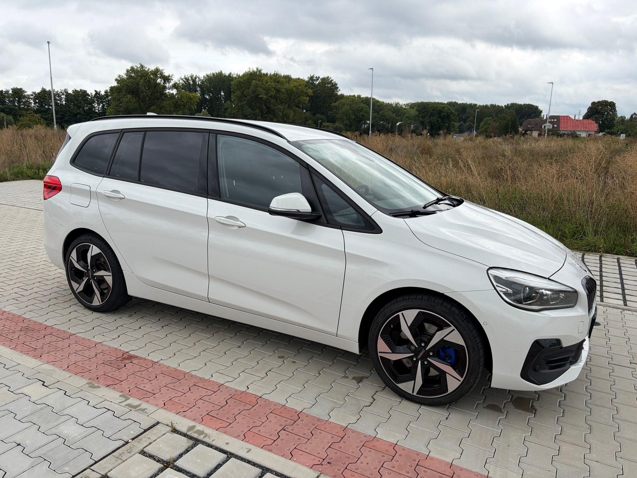 BMW Řada 2, 220i Gran Tourer 2021 TOP STAV - fotka 6