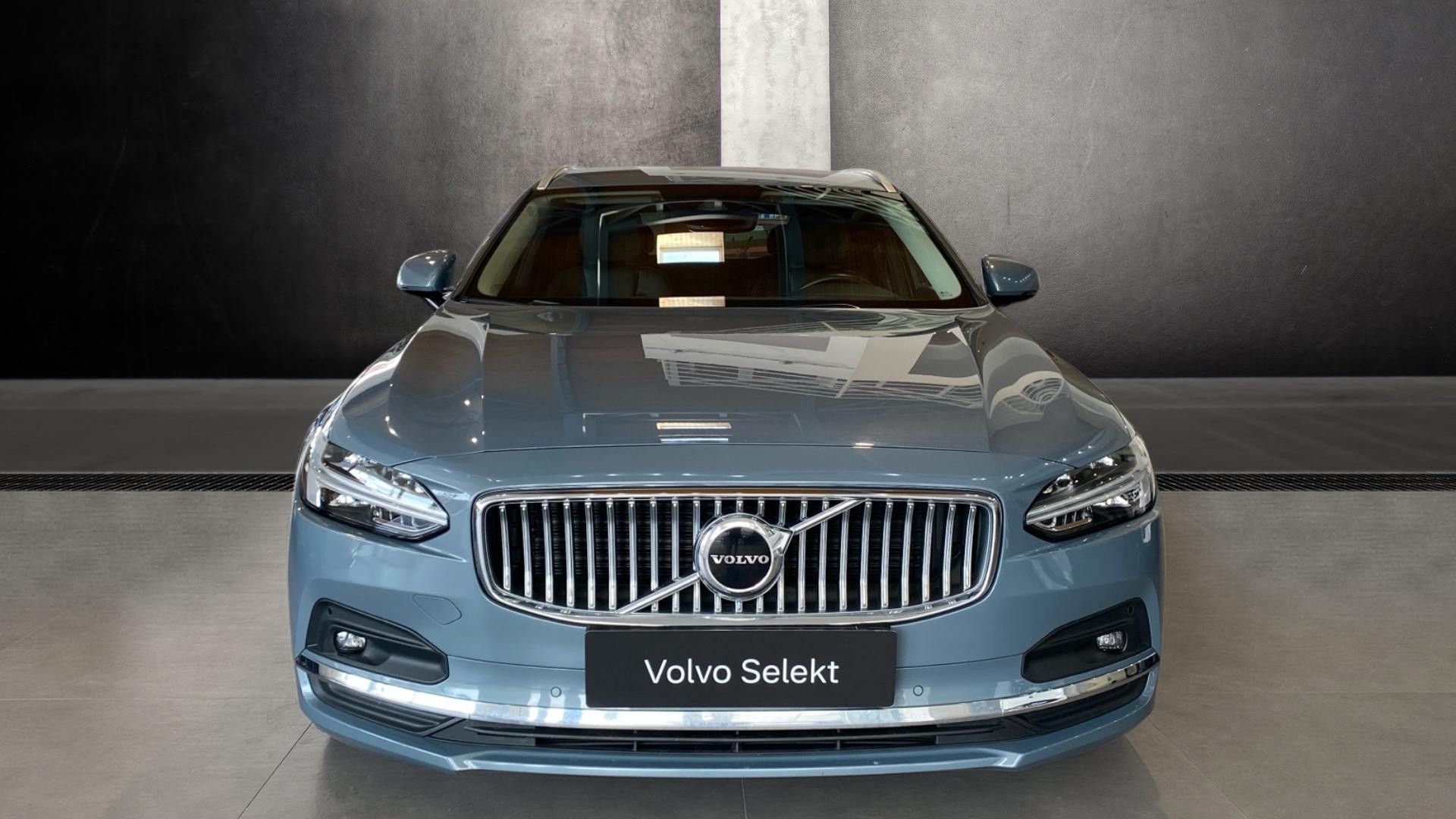Volvo V90, INSCRIPTION, B5 FWD, 184+10 kW - fotka 2