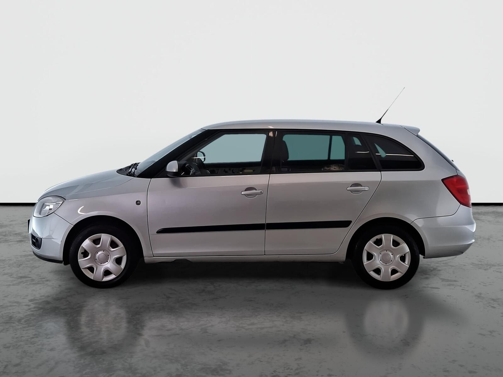 Škoda Fabia, 1.2 12V, Ambition, ČR,1.maj - fotka 3