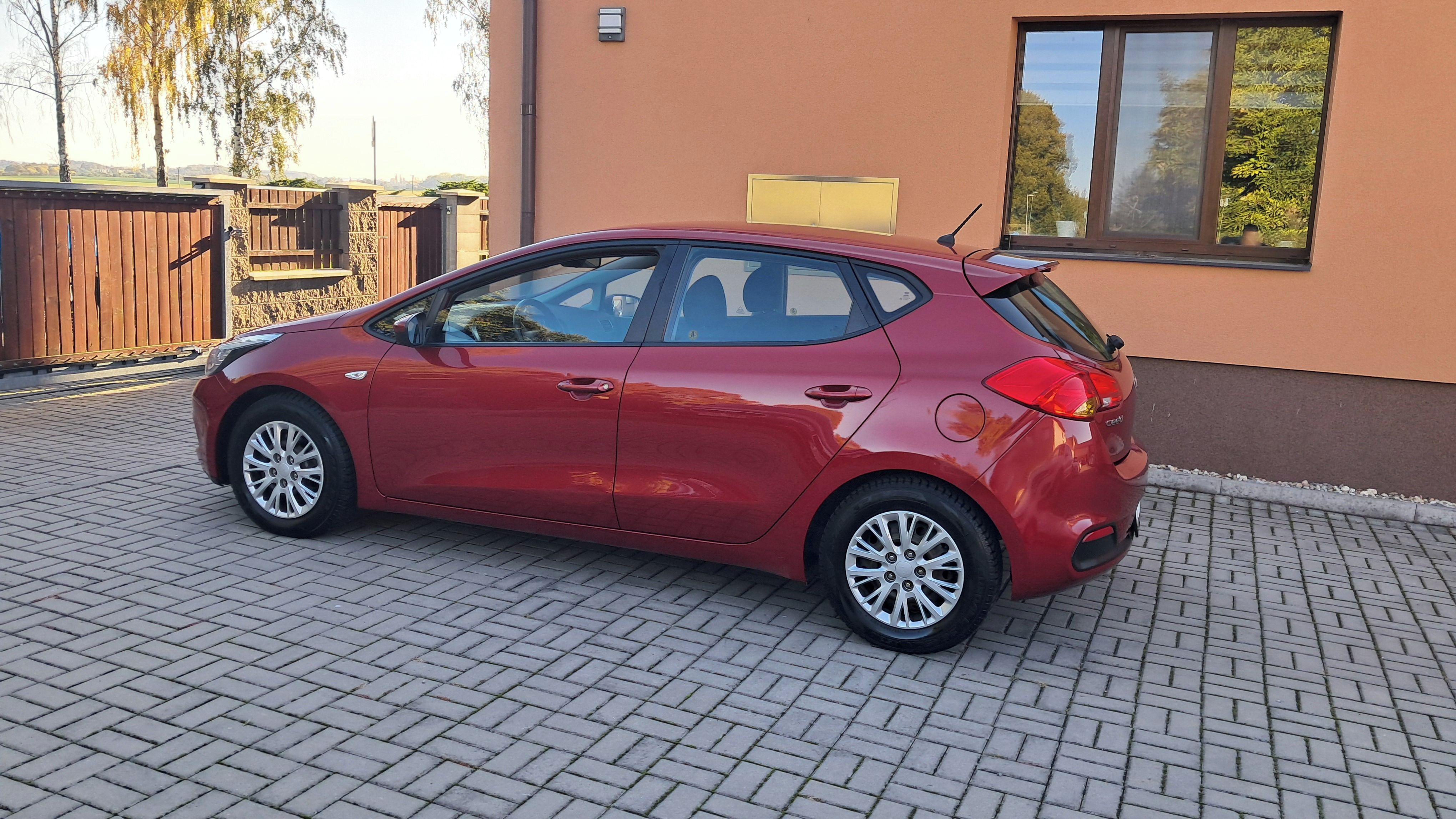 Kia Cee´d, 1.4i / COMFORT ČR - fotka 4