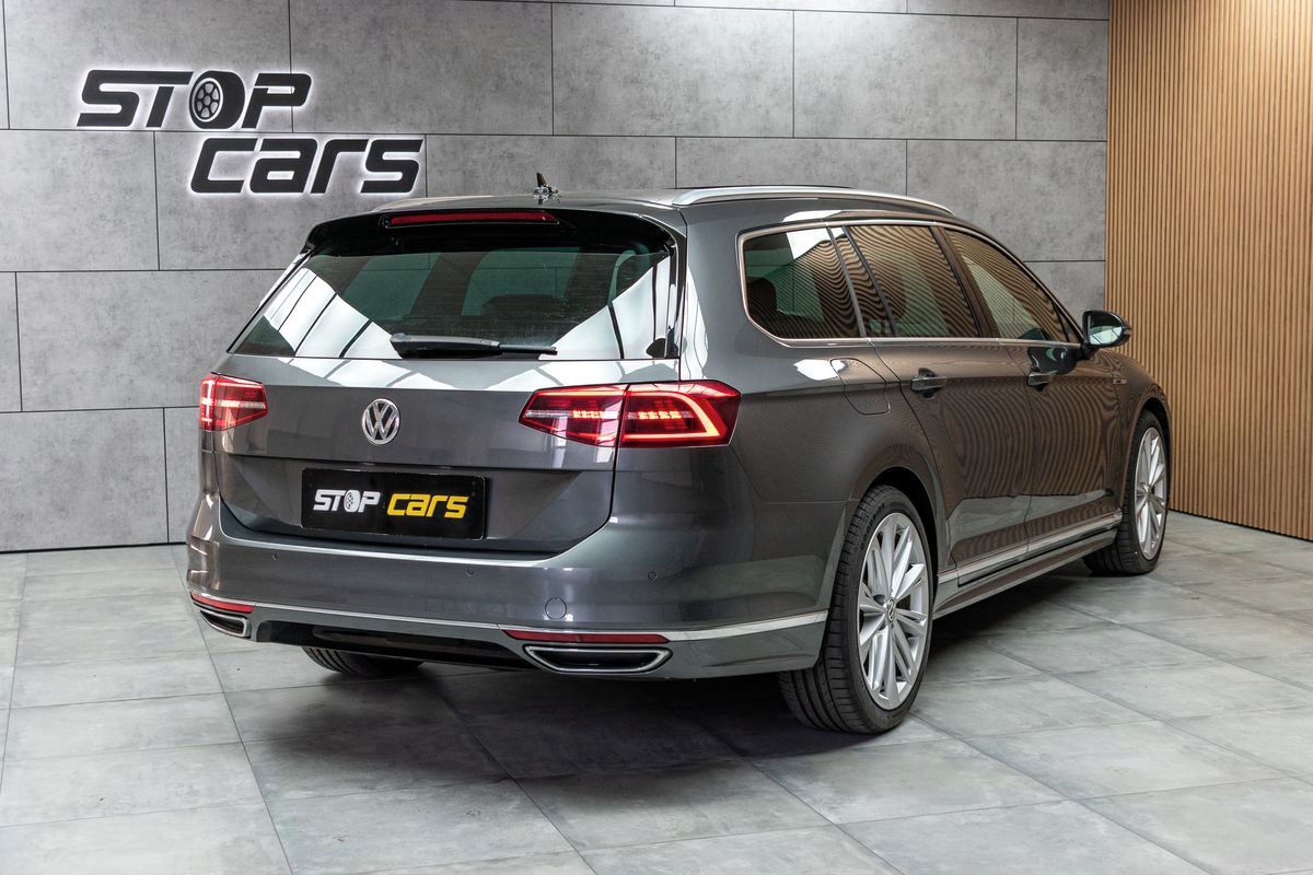 Volkswagen Passat, 2.0 Bi-TDI R-LINE*N.TOPENÍ*ACC - fotka 6