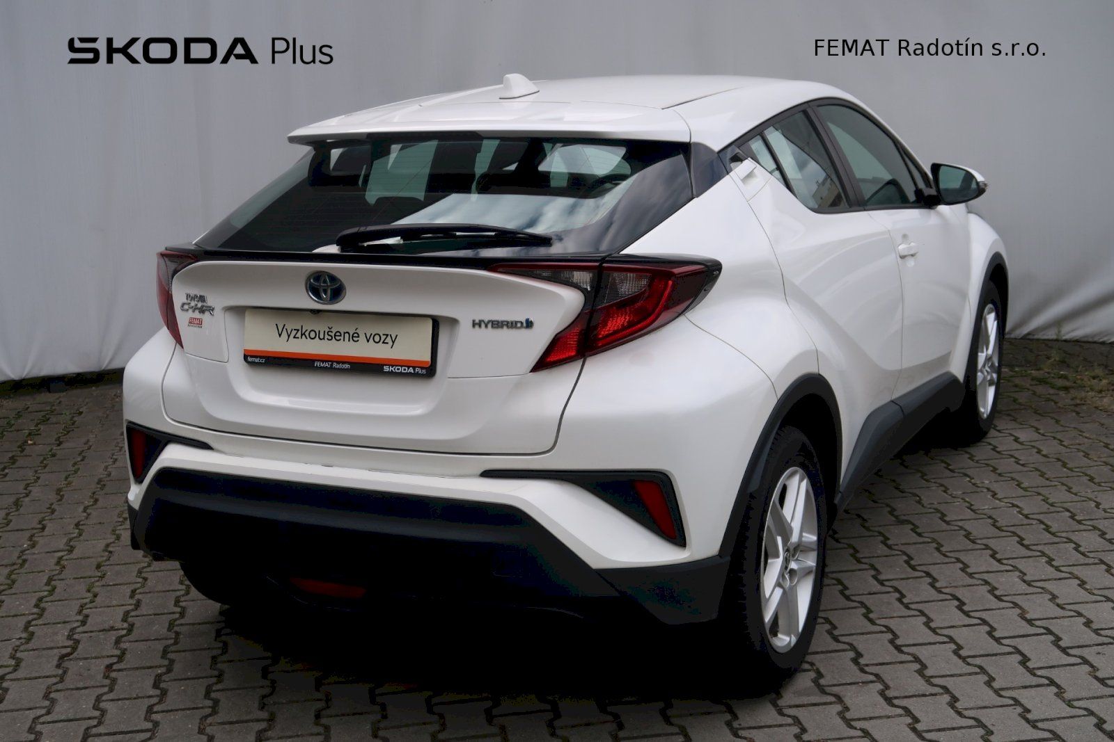 Toyota C-HR, C-HR 1,8 Hybrid 90kW e-CVT Com - fotka 2
