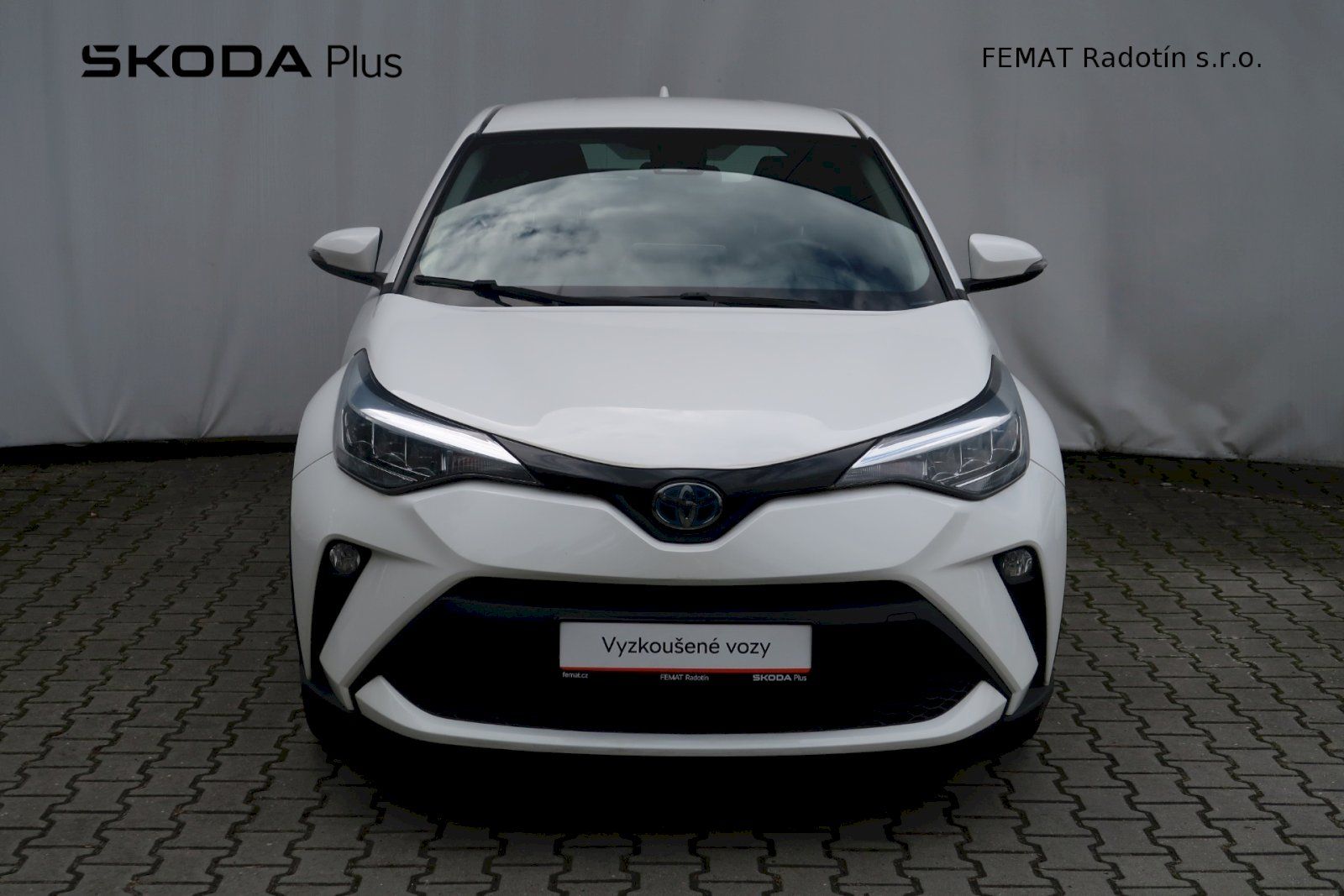Toyota C-HR, C-HR 1,8 Hybrid 90kW e-CVT Com - fotka 4