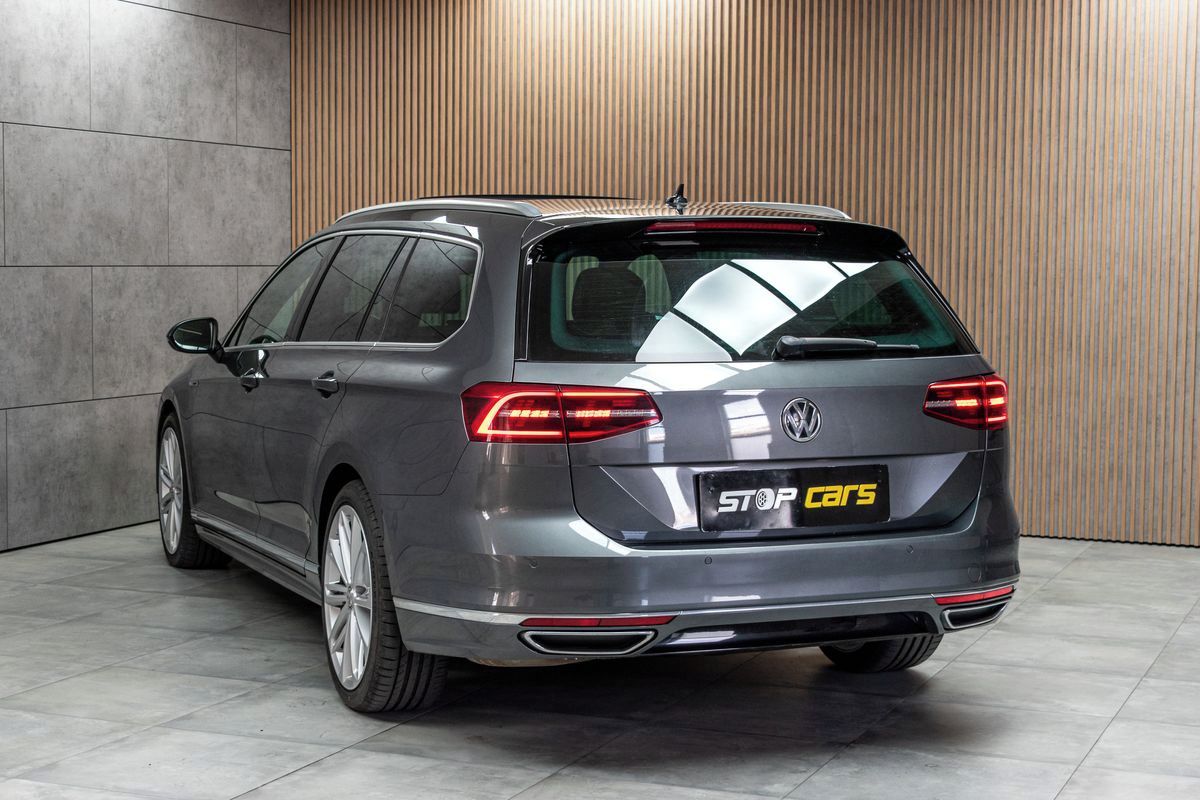 Volkswagen Passat, 2.0 Bi-TDI R-LINE*N.TOPENÍ*ACC - fotka 4