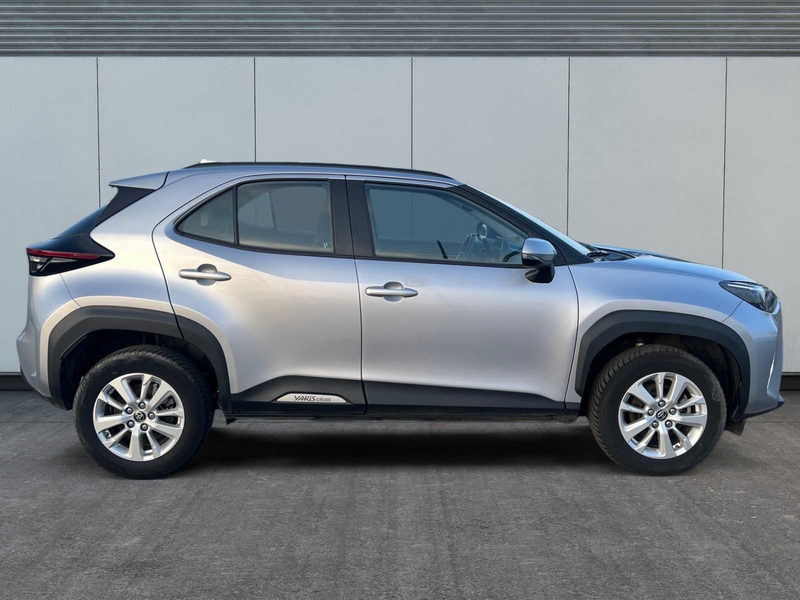 Toyota Yaris Cross, HYBRID 1.5 85kW e-CVT C/T CZ - fotka 6