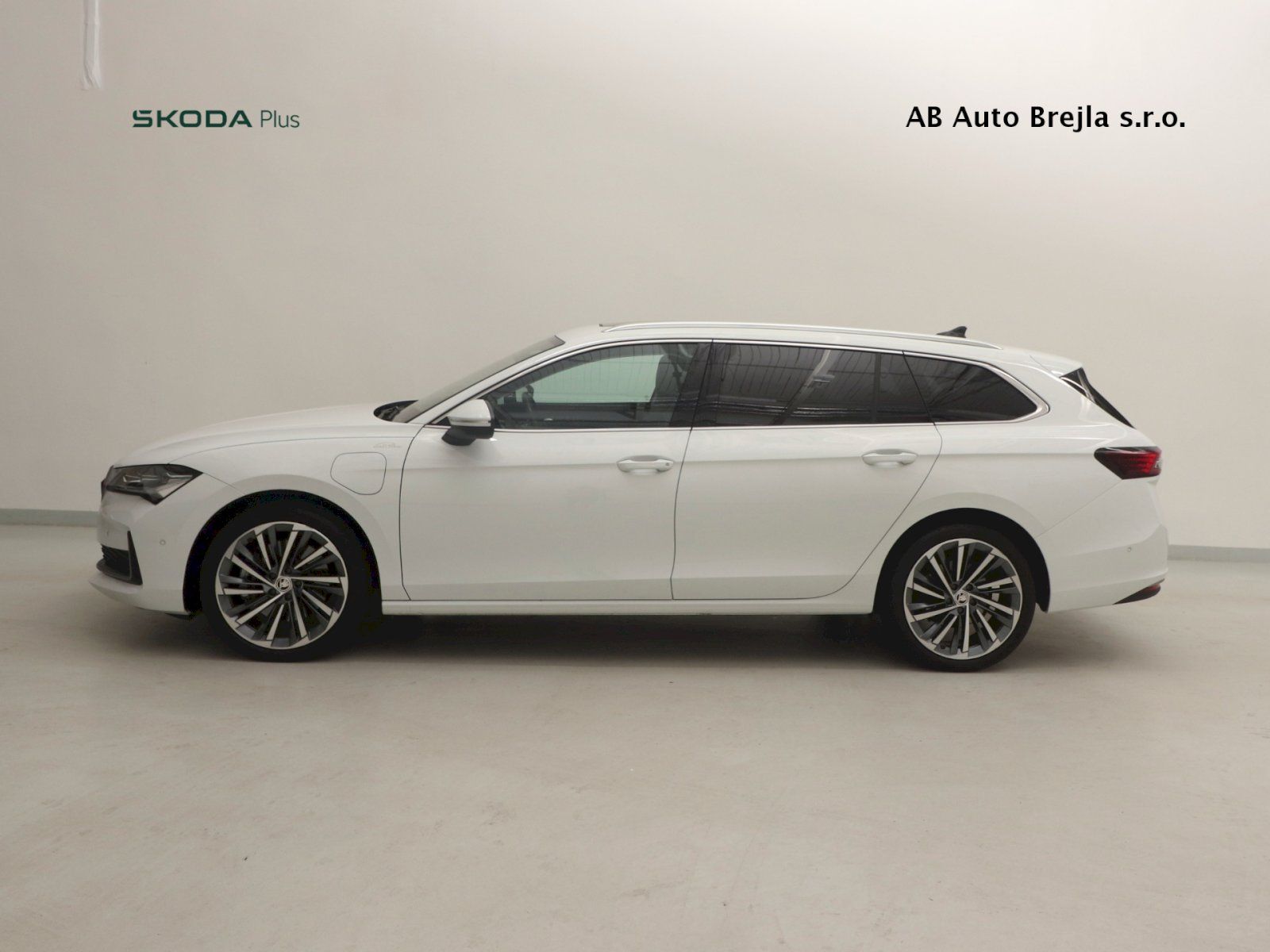 Škoda Superb, SUPERB COM.IV L K TS 110/1.5 A - fotka 3