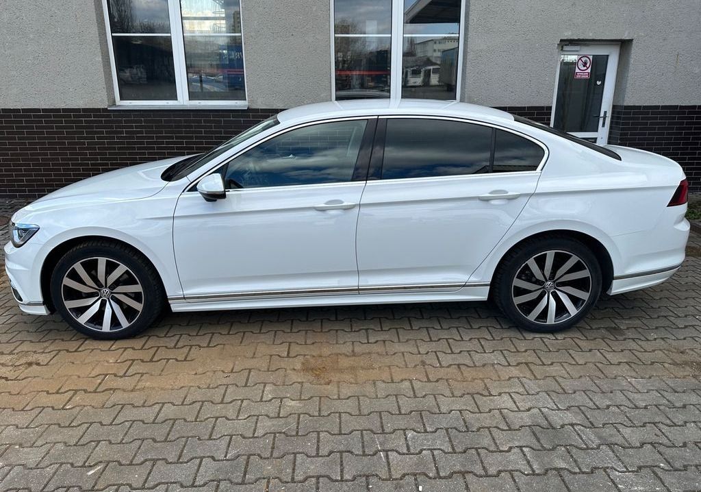 Volkswagen Passat, 2.0 TDI R-Line 140kW - fotka 3