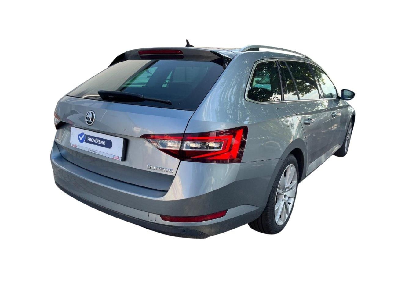 Škoda Superb - fotka 2