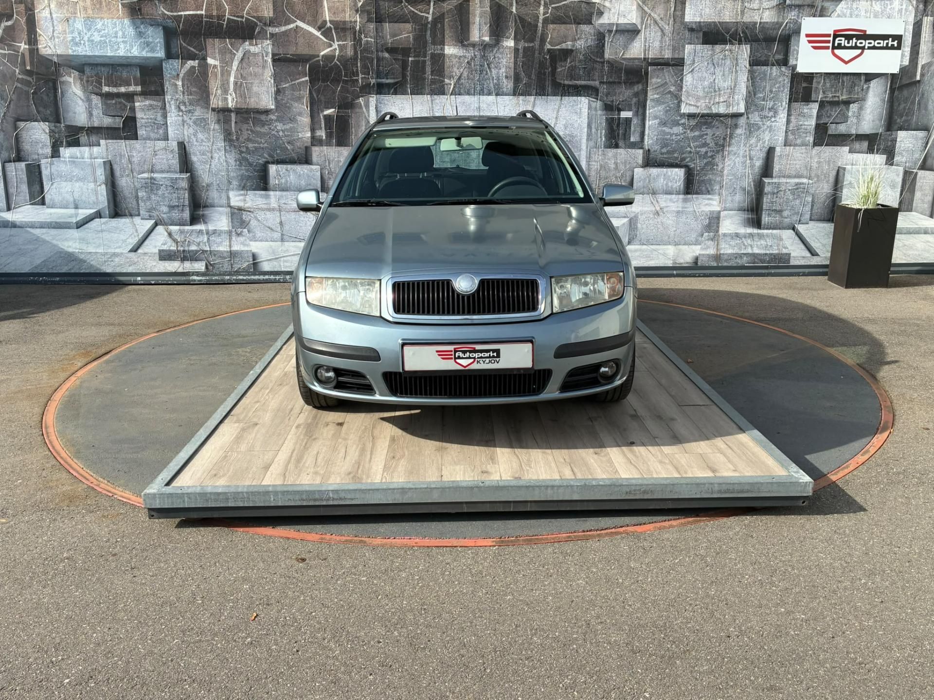 Škoda Fabia, 1.4MPi, 55KW, TEMP., TOP STAV - fotka 2