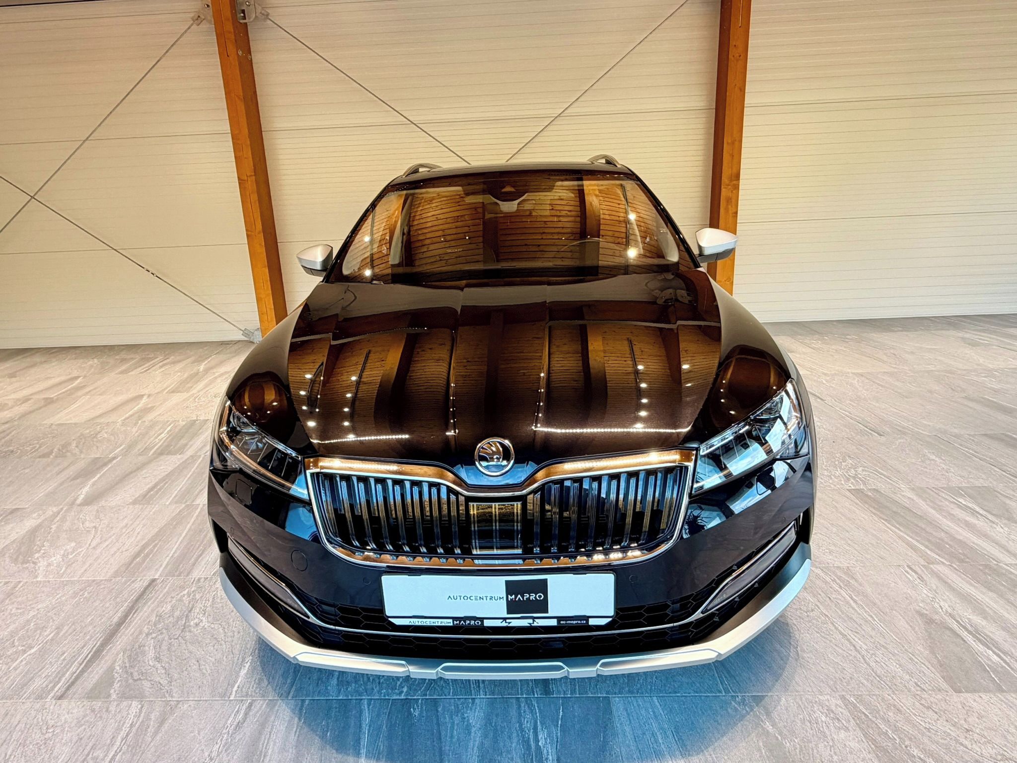Škoda Superb, 2.0 TSi 206 Kw DSG 4x4 Scout - fotka 3