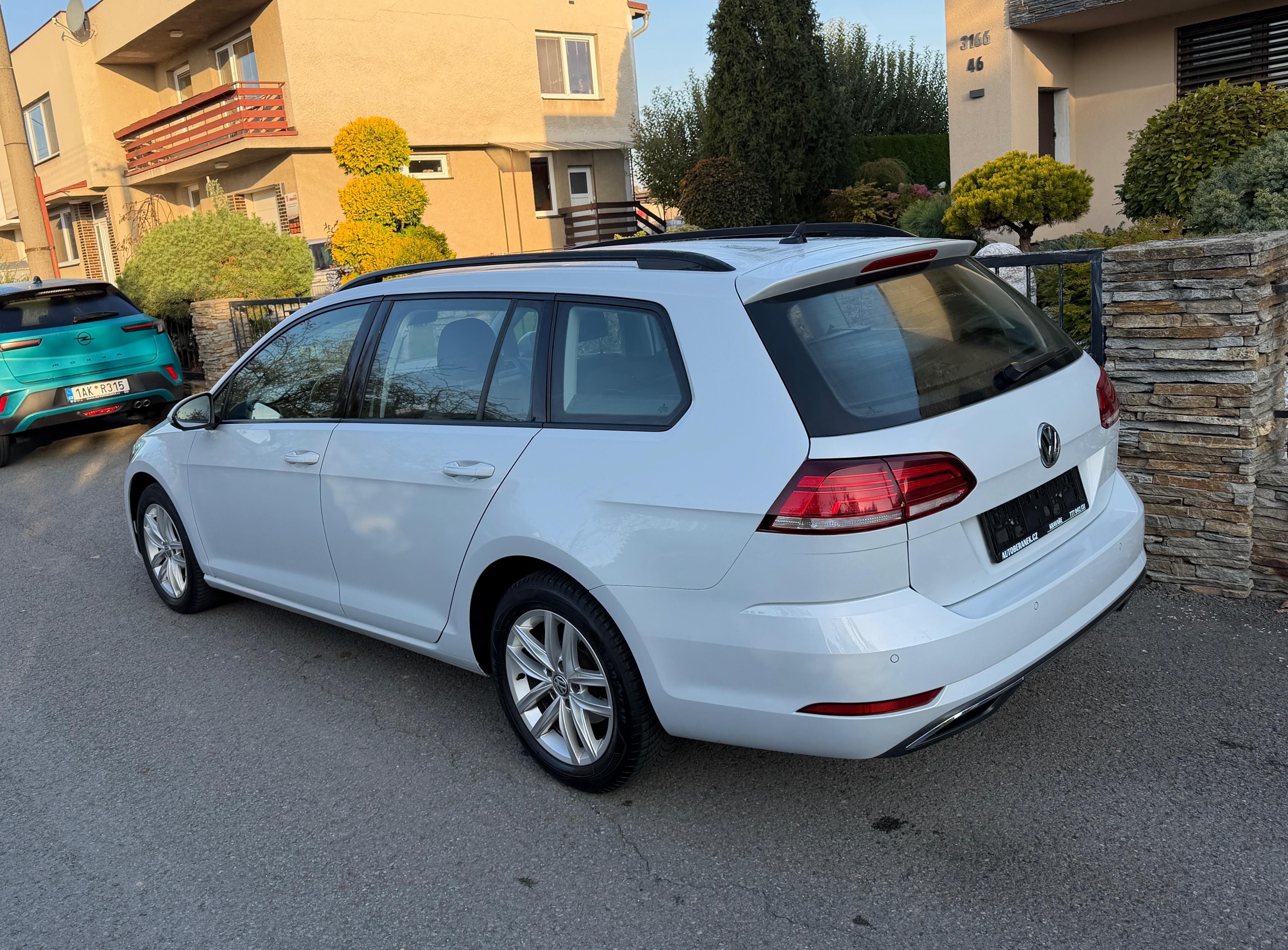 Volkswagen Golf, 1.0 TSI 81KW COMFORTLINE - fotka 2