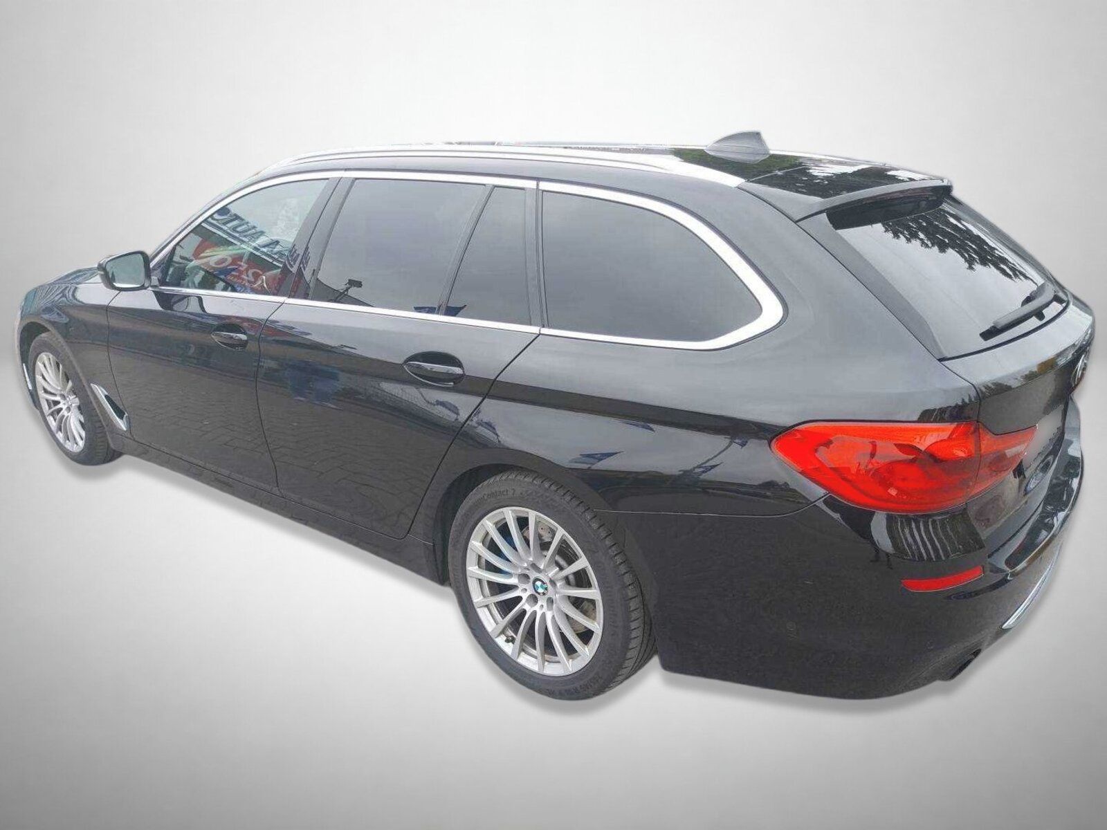 BMW Řada 5, 530d xDrive, Luxury Line, 4X4 - fotka 2