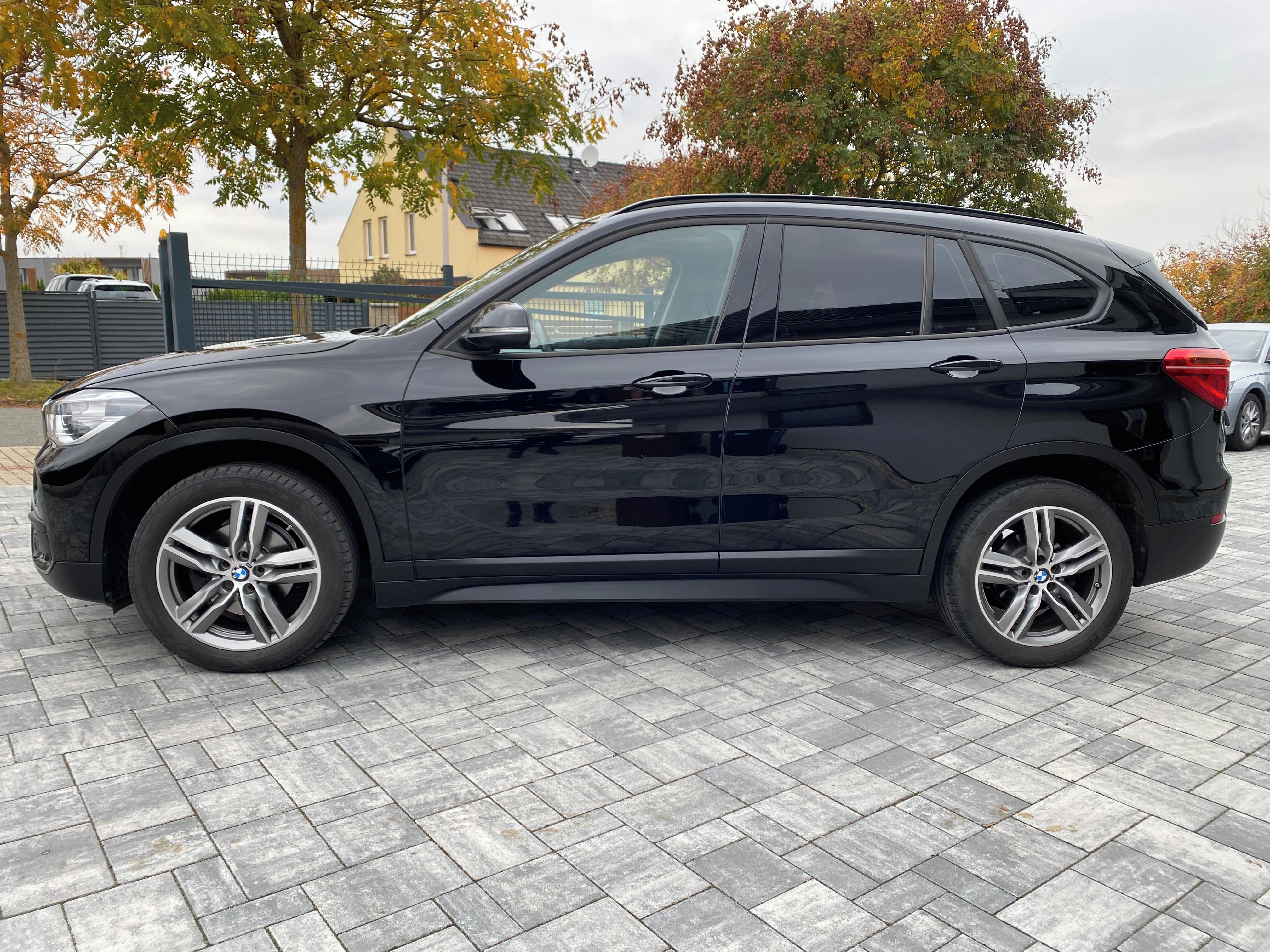 BMW X1, 18i sDrive, AUT 100kw - fotka 4