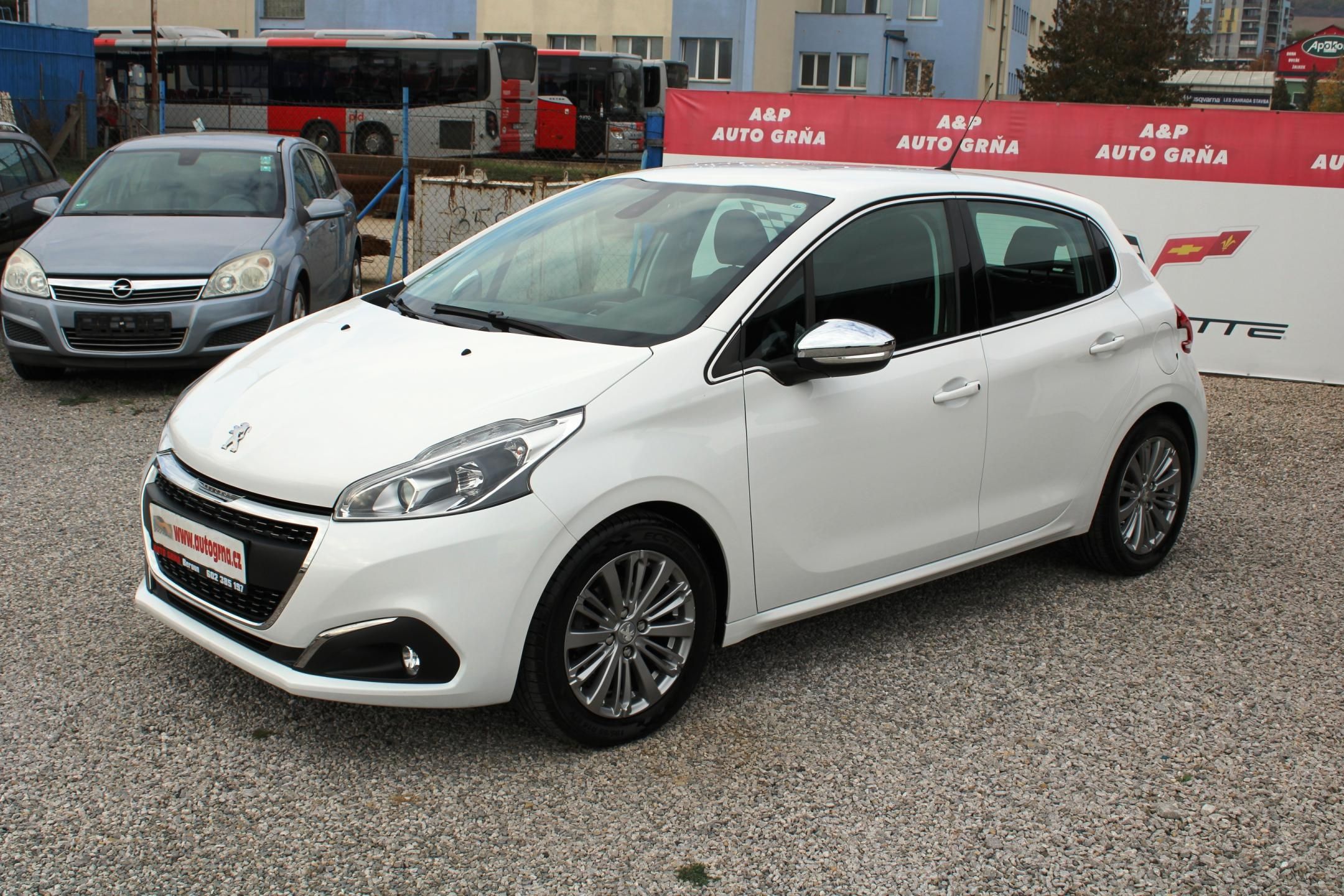 Peugeot 208, 1.2i 1.MAJITEL KLIMA TEMPOMAT - fotka 3