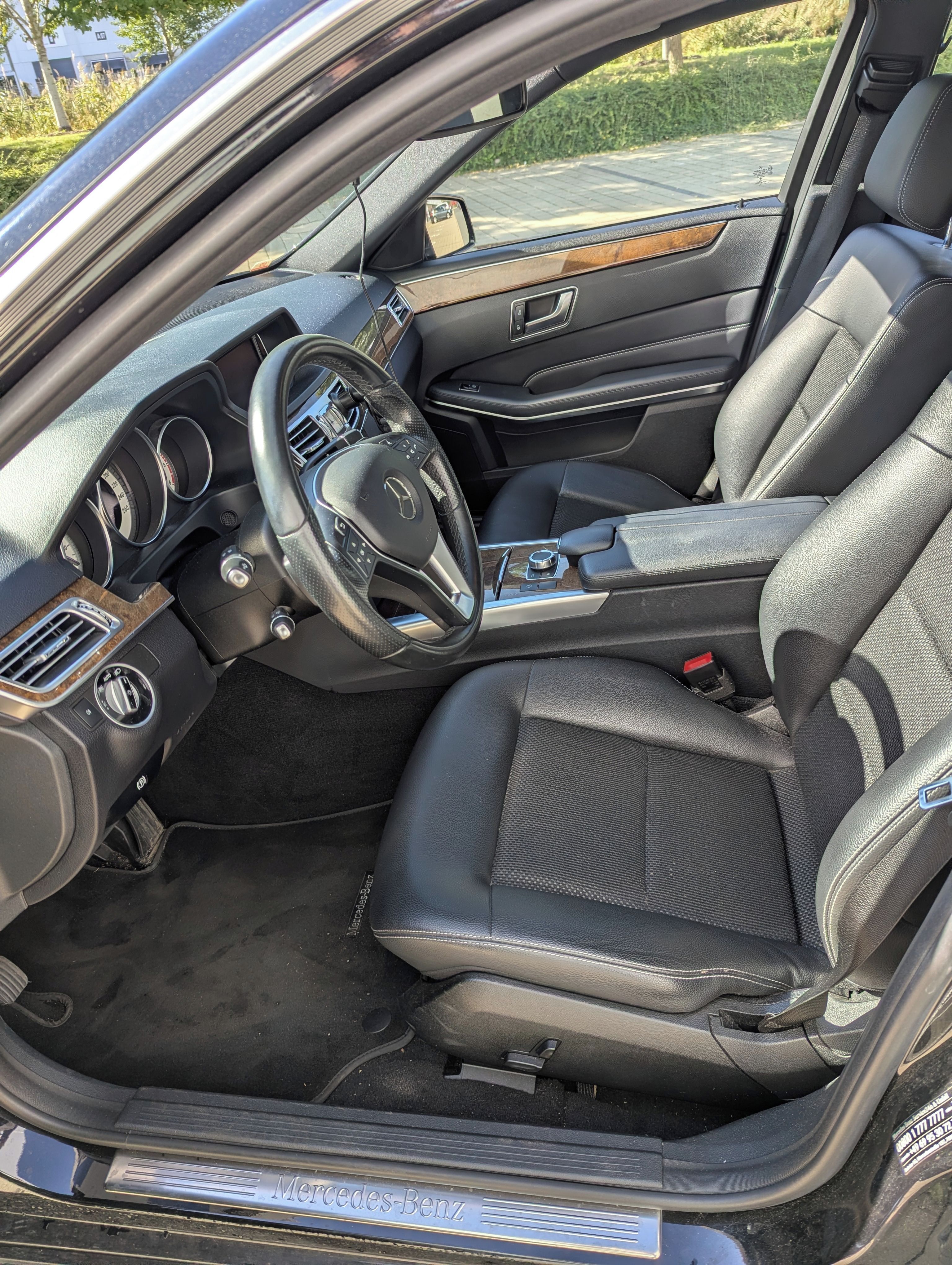 Mercedes-Benz Třídy E, E 200 BLUETEC (2.2, 100 kW) - fotka 6
