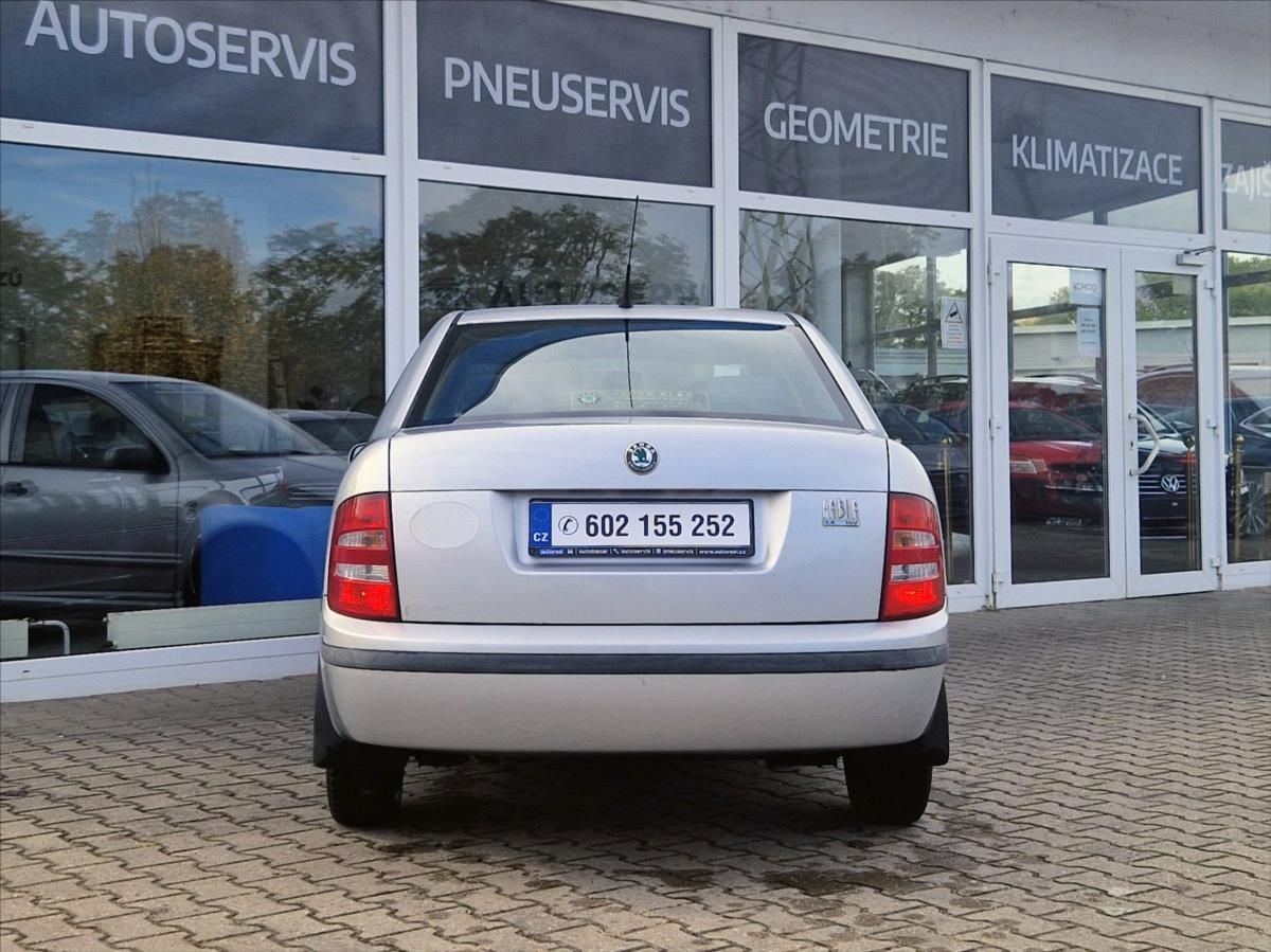 Škoda Fabia, 1,4 i 16V AC HEZKÝ NÁJEZD - fotka 4