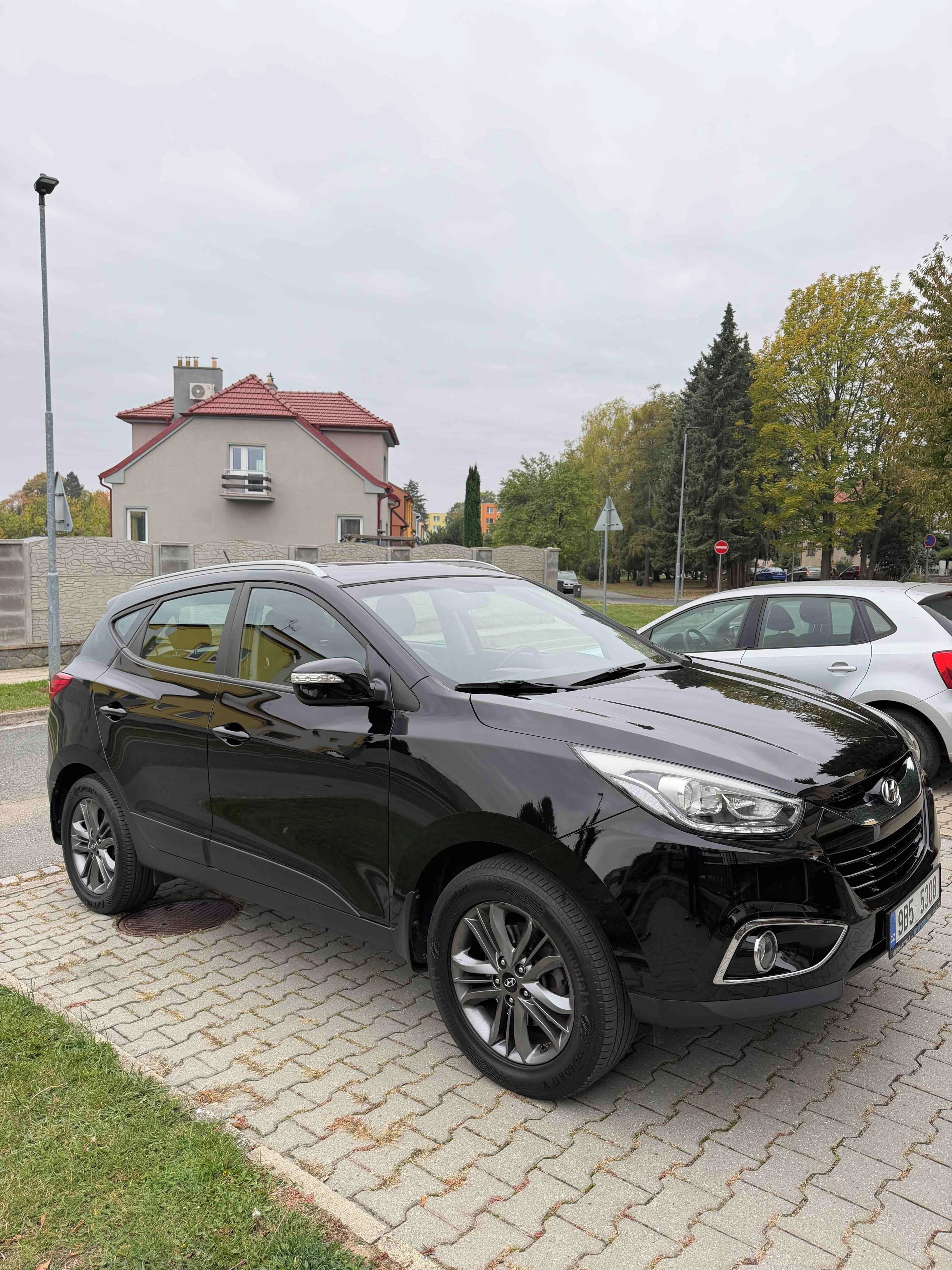 Hyundai ix35, 1.6, vyhřívané sedačky/volat - fotka 3