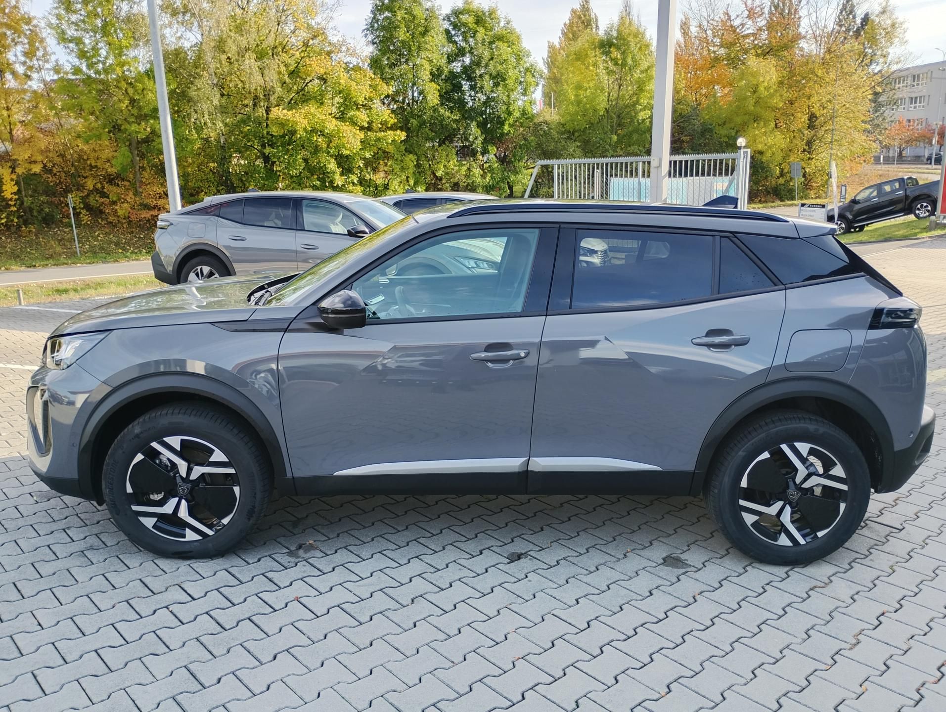 Peugeot 2008, ALLURE Hybrid 145 e-DCS6 - fotka 4