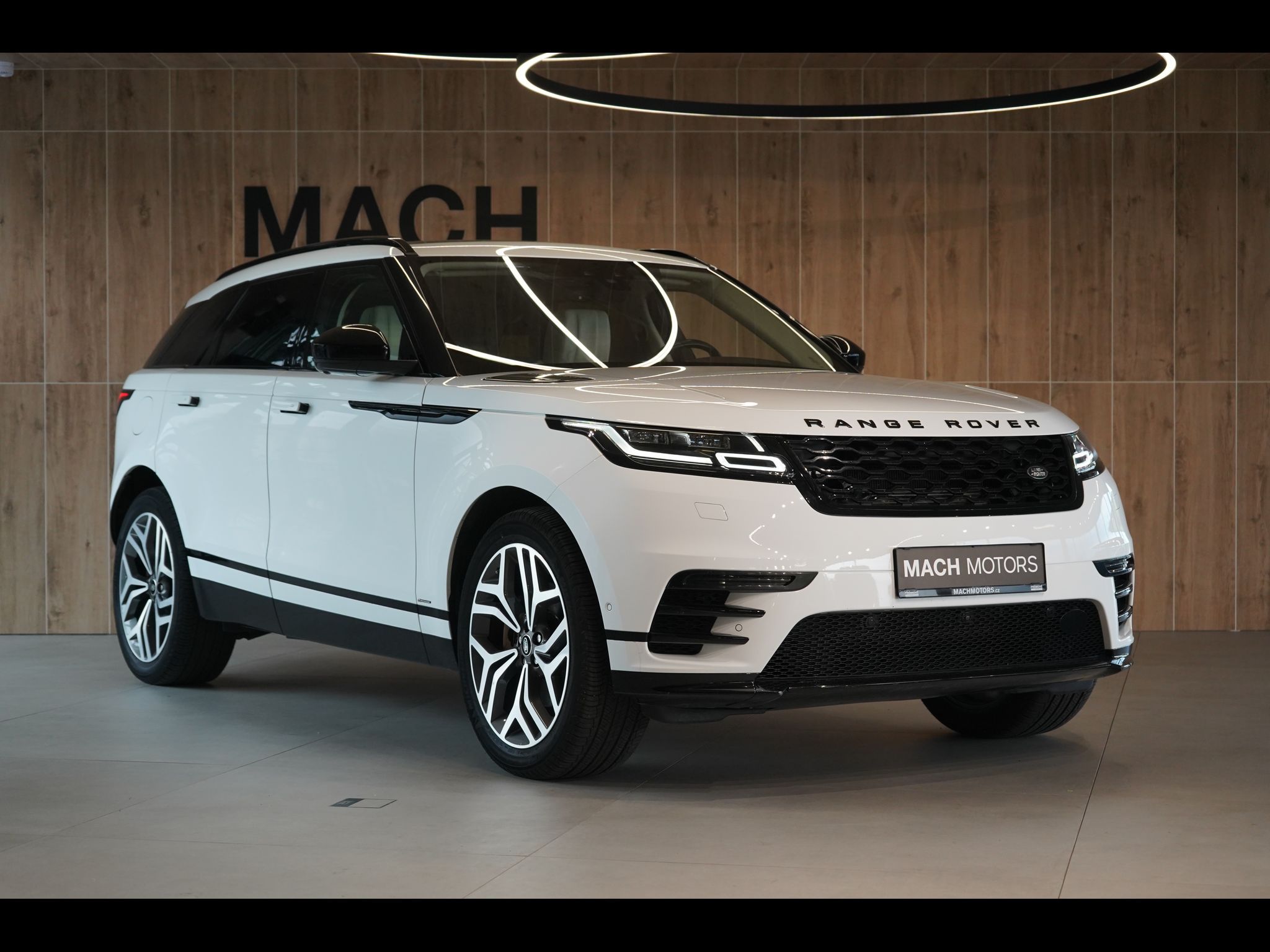 Land Rover Range Rover Velar, R-Dynamic HSE, Masáž, Vzduch - fotka 4
