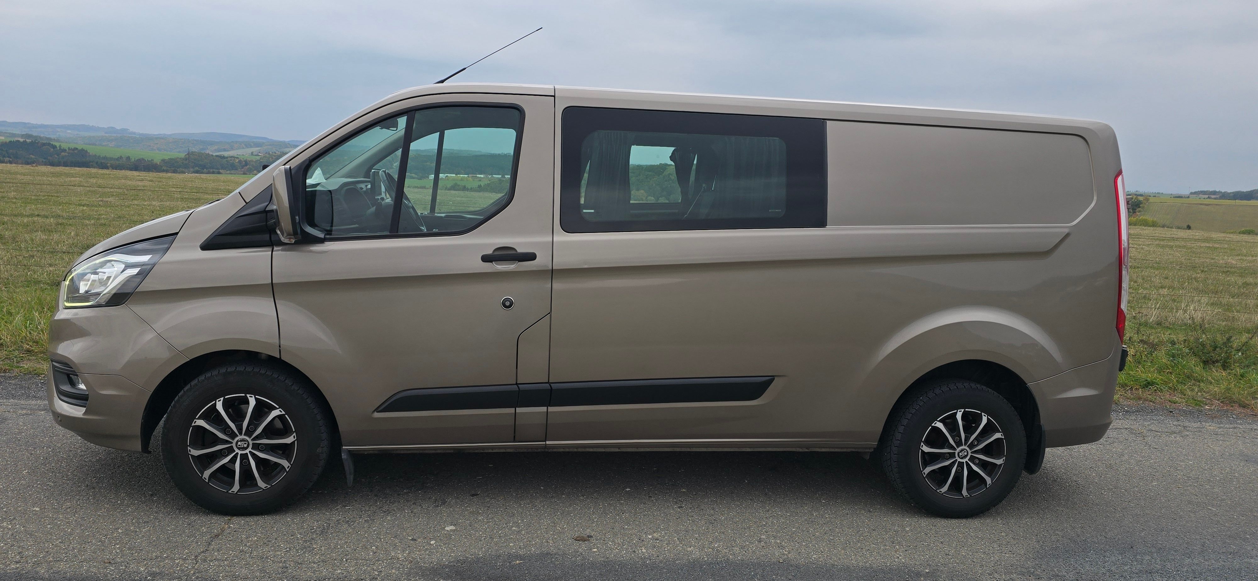 Ford Transit Custom, EcoBlue hybrid H1L2 - fotka 3