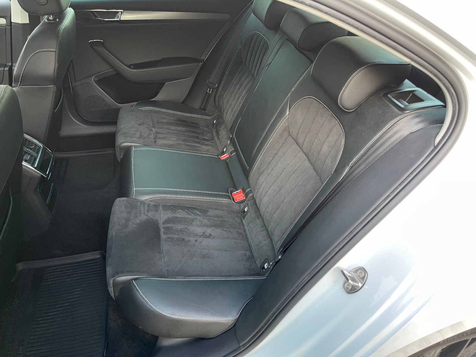 Škoda Superb, 2.0 TDi / 110 kW Style Plus - fotka 6