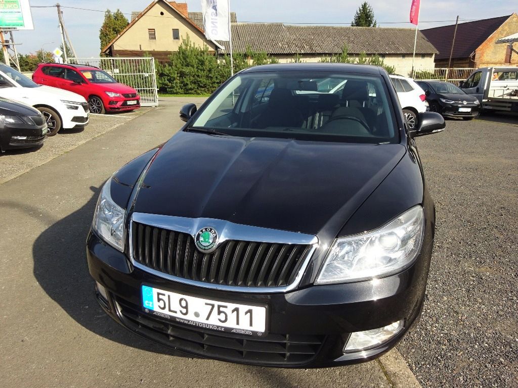 Škoda Octavia, II Ambition 1,6 75kW-130.000km - fotka 2