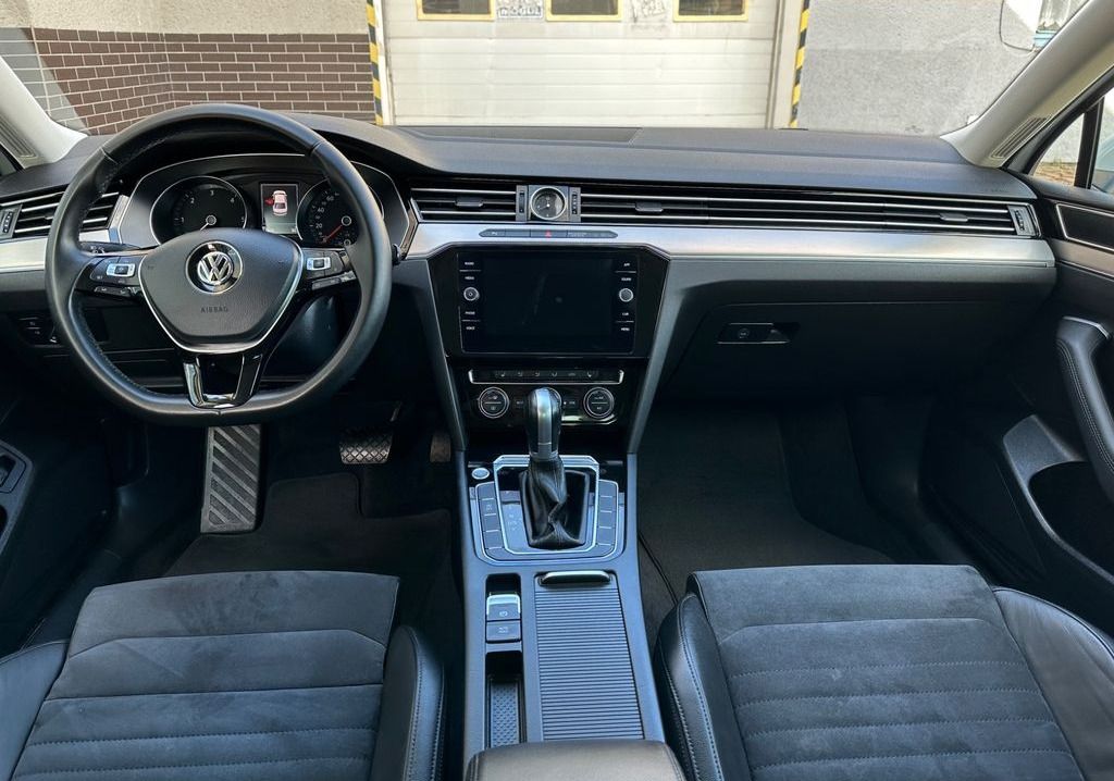 Volkswagen Passat, 2.0 TDI R-Line 140kW - fotka 5