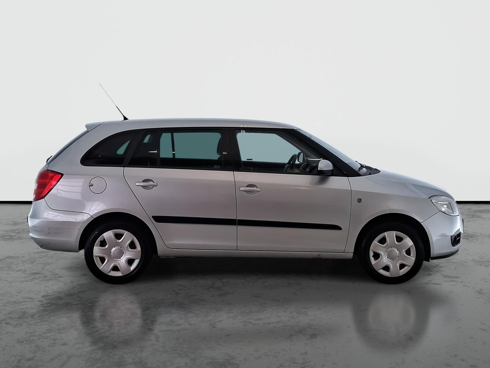Škoda Fabia, 1.2 12V, Ambition, ČR,1.maj - fotka 6