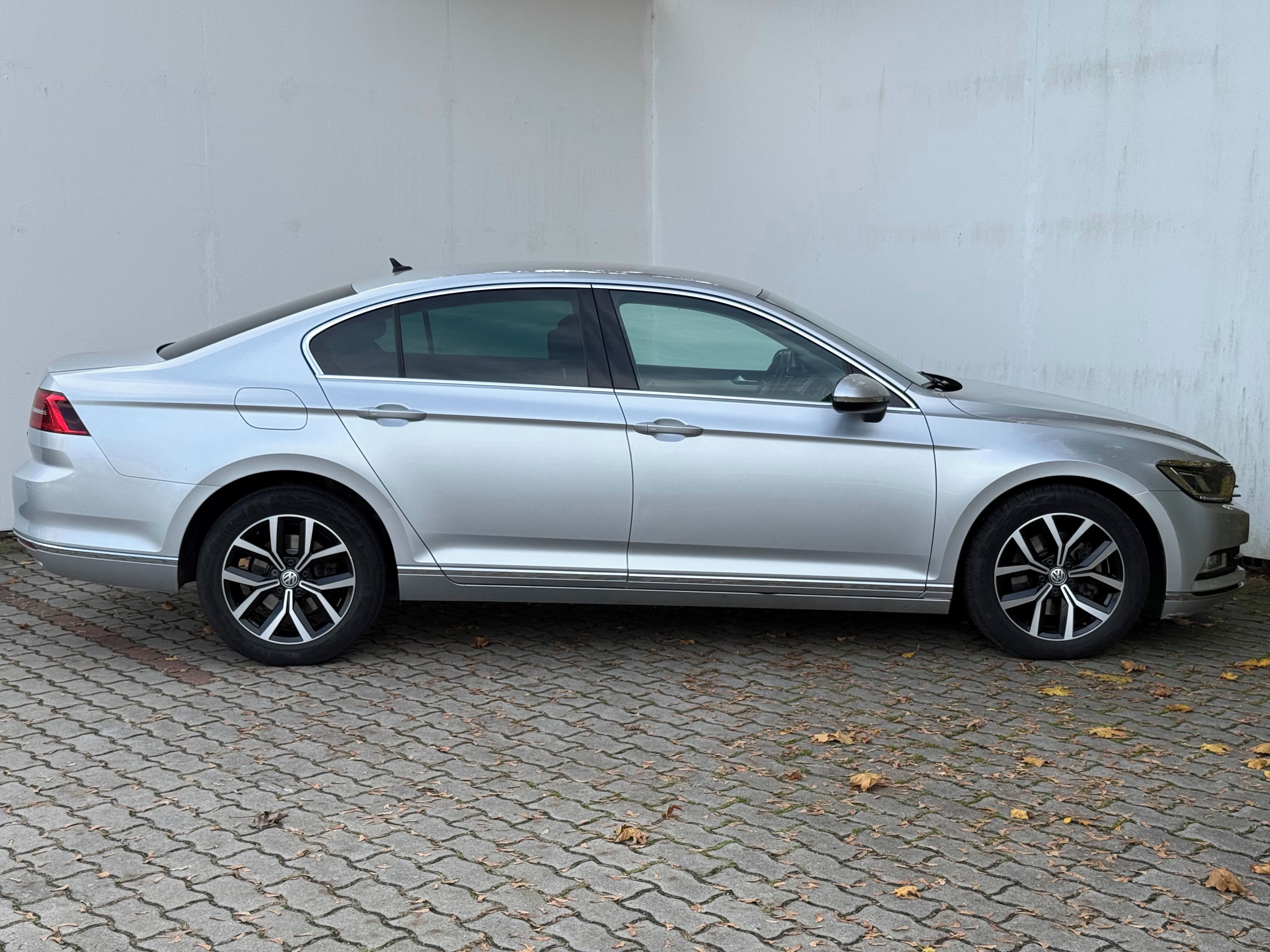 Volkswagen Passat, 2.0 TDI / 110kW BMT Highline - fotka 4