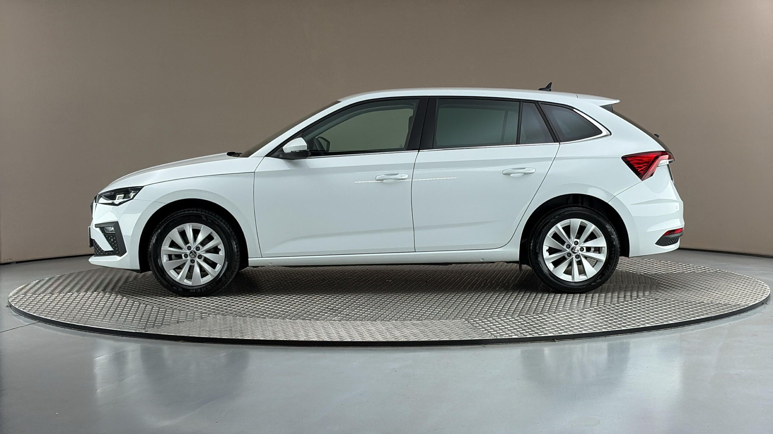 Škoda Scala, 1.0 TSI DSG Top Selection - fotka 4