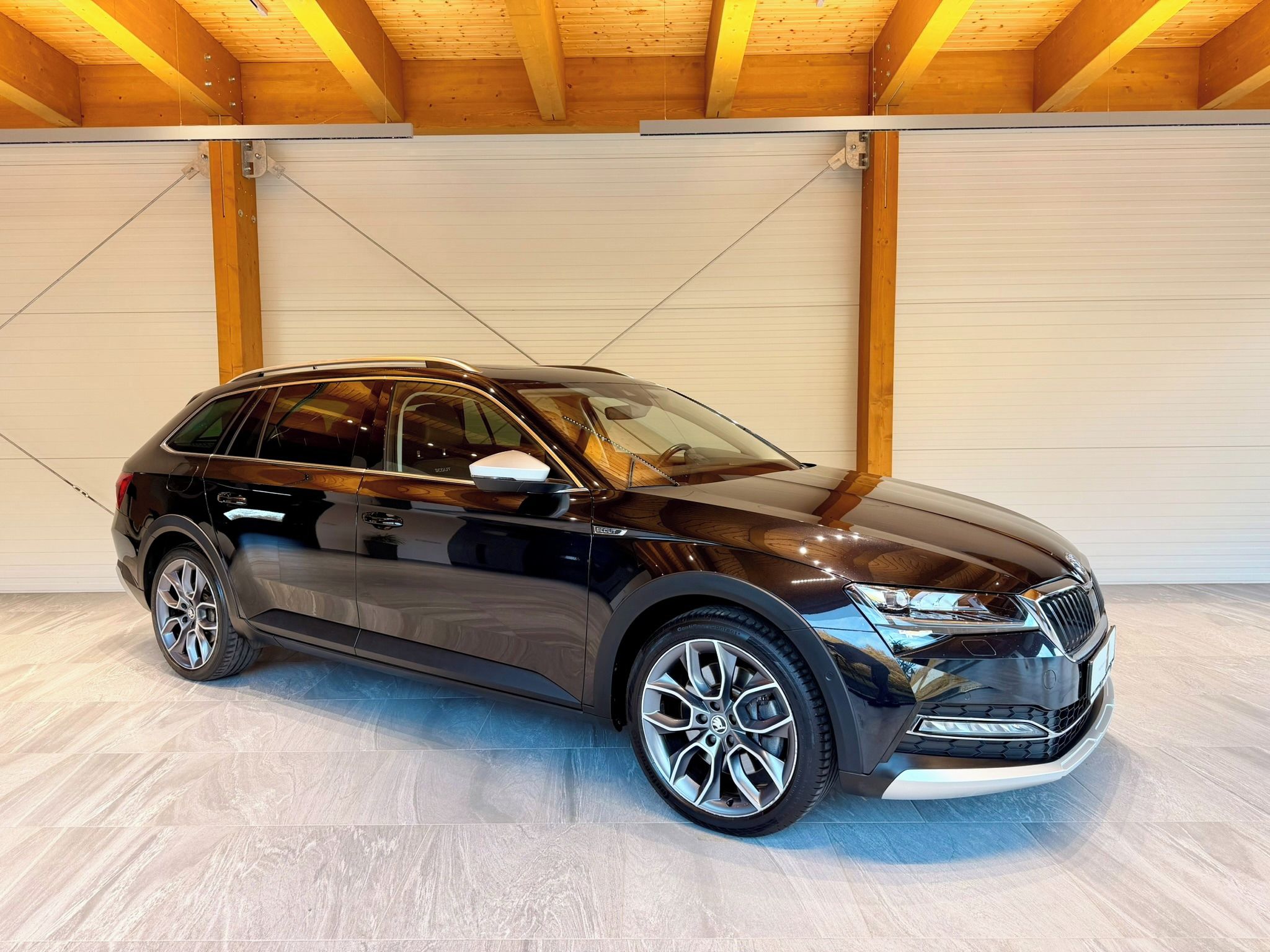 Škoda Superb, 2.0 TSi 206 Kw DSG 4x4 Scout - fotka 5