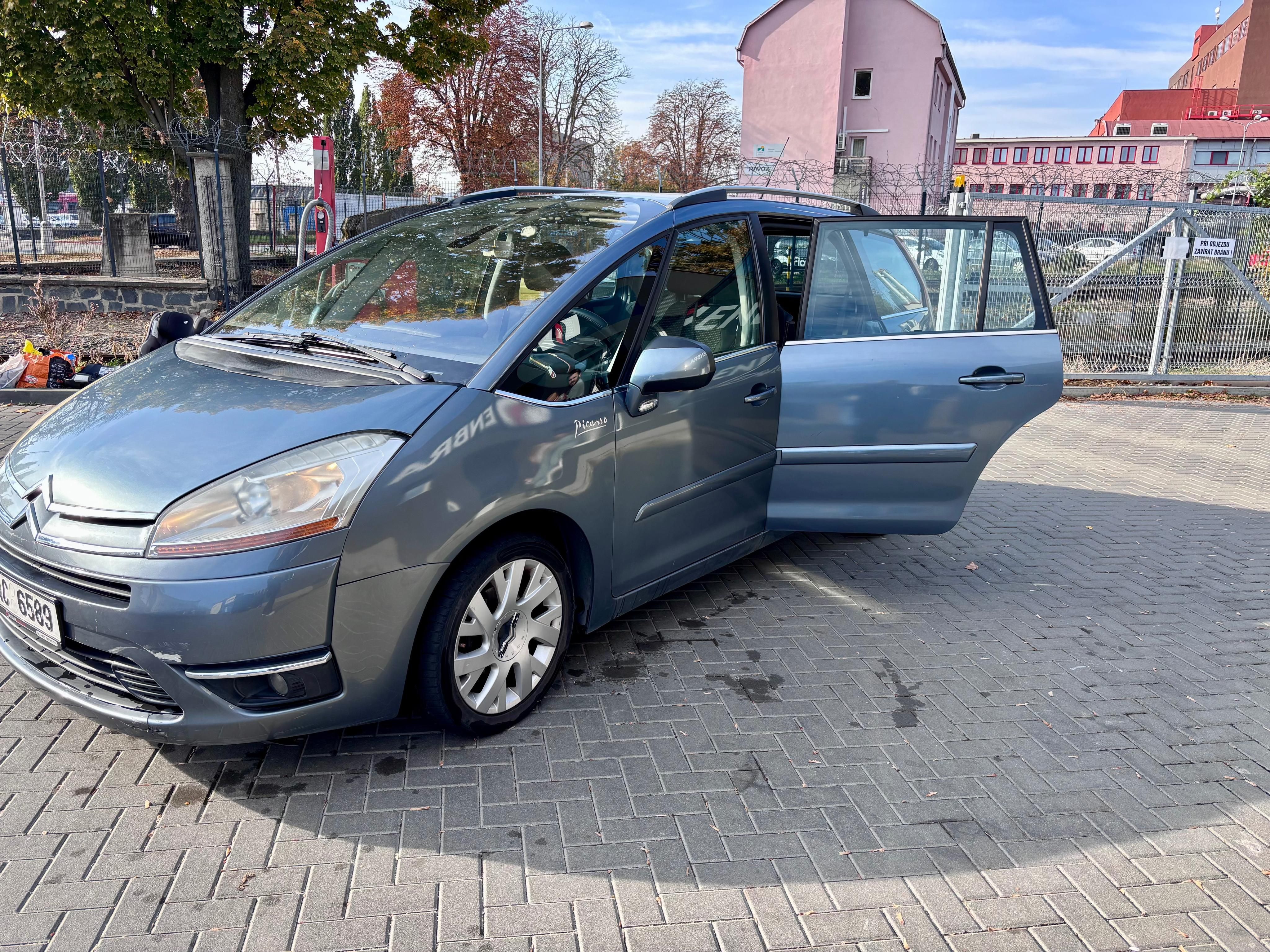Citroën Grand C4 Picasso, C4 PICASSO 1.6HDI 16V AUTOMAT - fotka 5