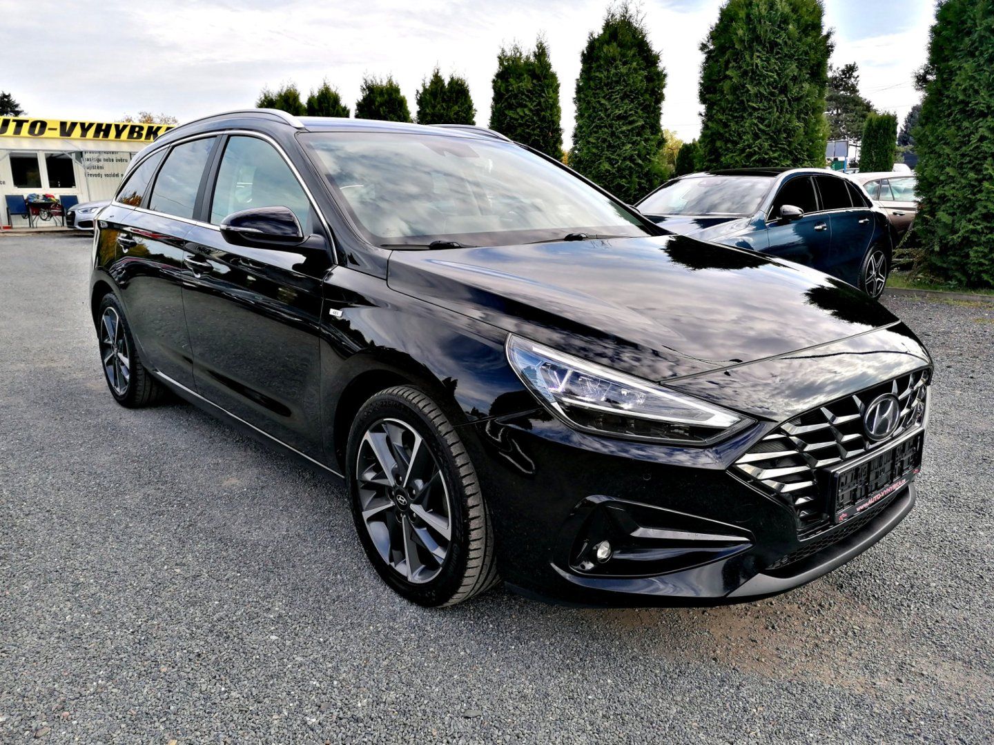 Hyundai i30, 1.6 CRDi MHEV 100kW Kůže - fotka 3