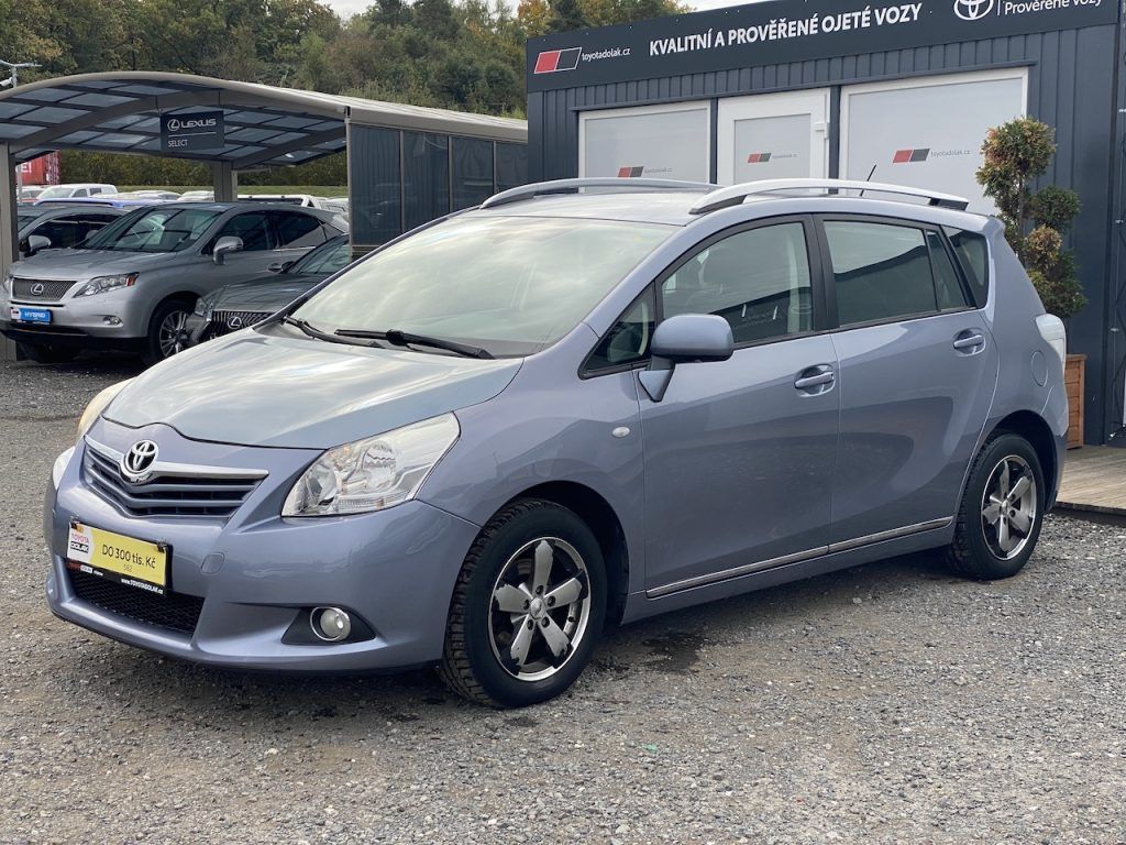 Toyota Verso, 2.0D, ČR, Sol, 2x kola - fotka 4