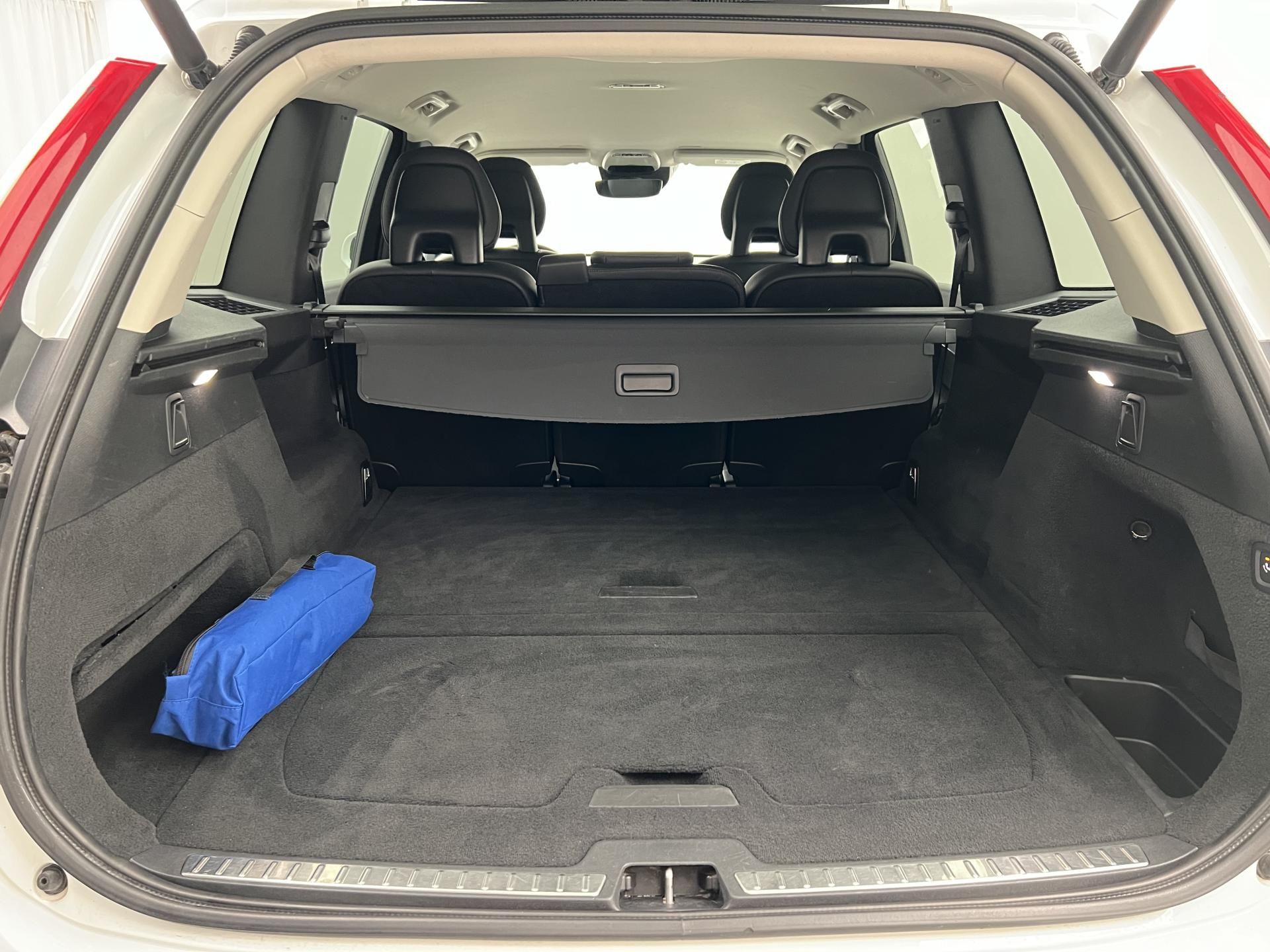 Volvo XC90, D5 AWD MOMENTUM CZ - fotka 5