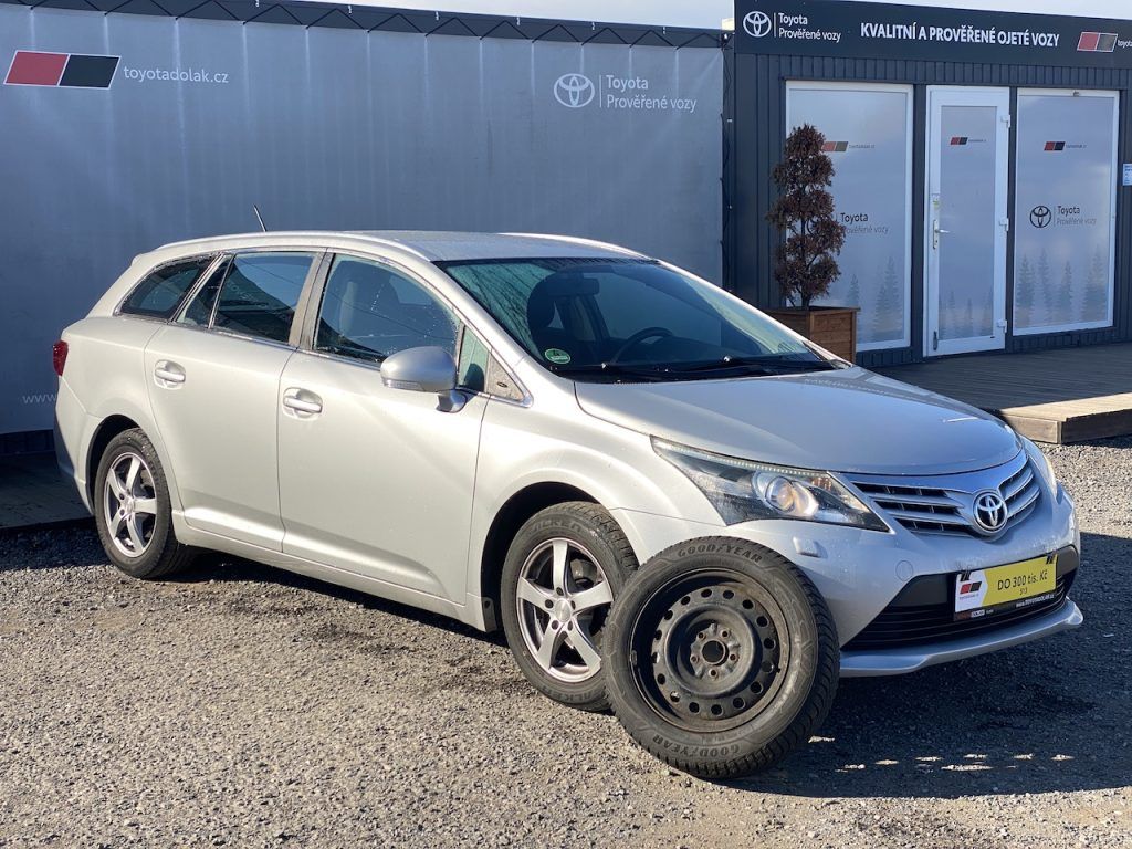 Toyota Avensis, 1.6i, ČR, manual, 2x kola