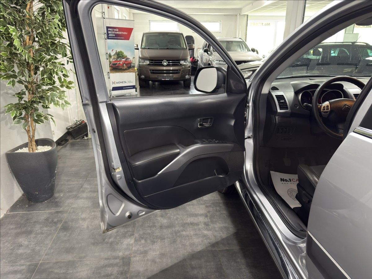 Citroën C-Crosser, 2,2   HDI AWD EXCLUSIVE XENON - fotka 6