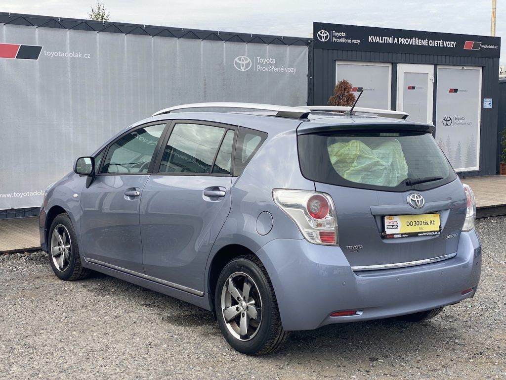 Toyota Verso, 2.0D, ČR, Sol, 2x kola - fotka 5