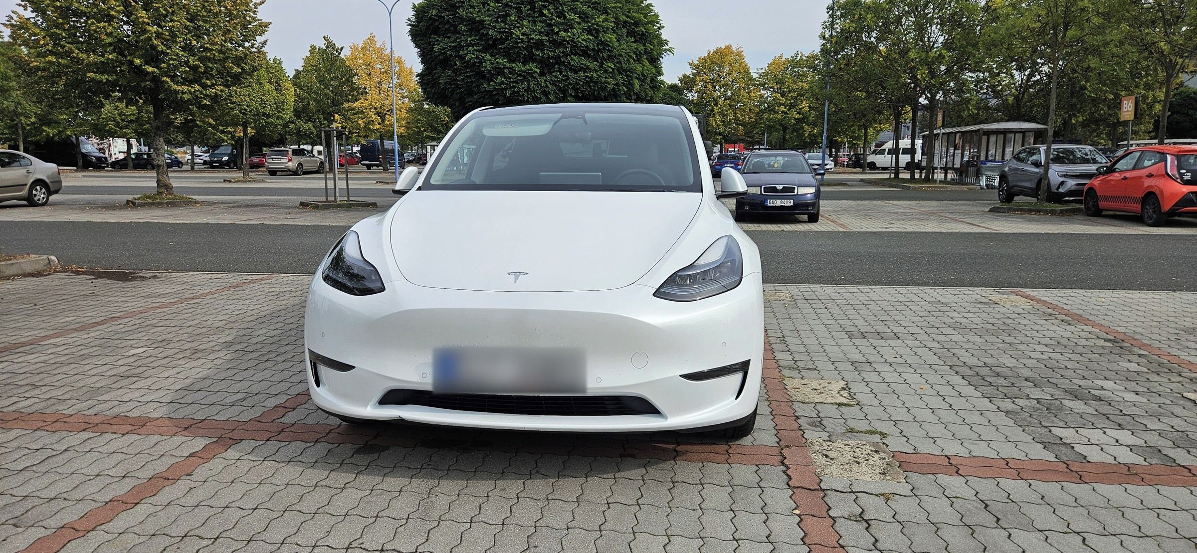 Tesla Model Y, Long Range AWD, SoH 92%, DPH - fotka 3