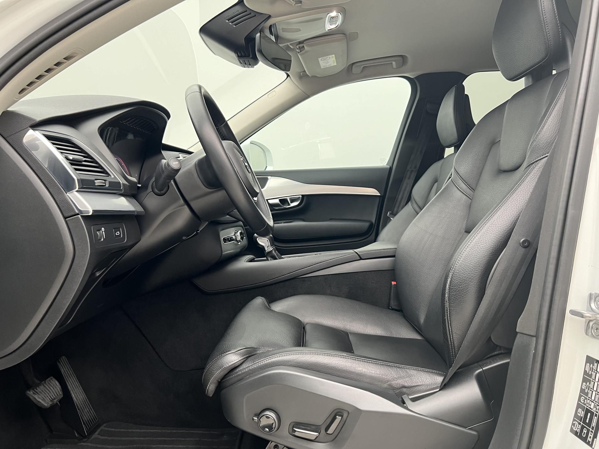Volvo XC90, D5 AWD MOMENTUM CZ - fotka 3