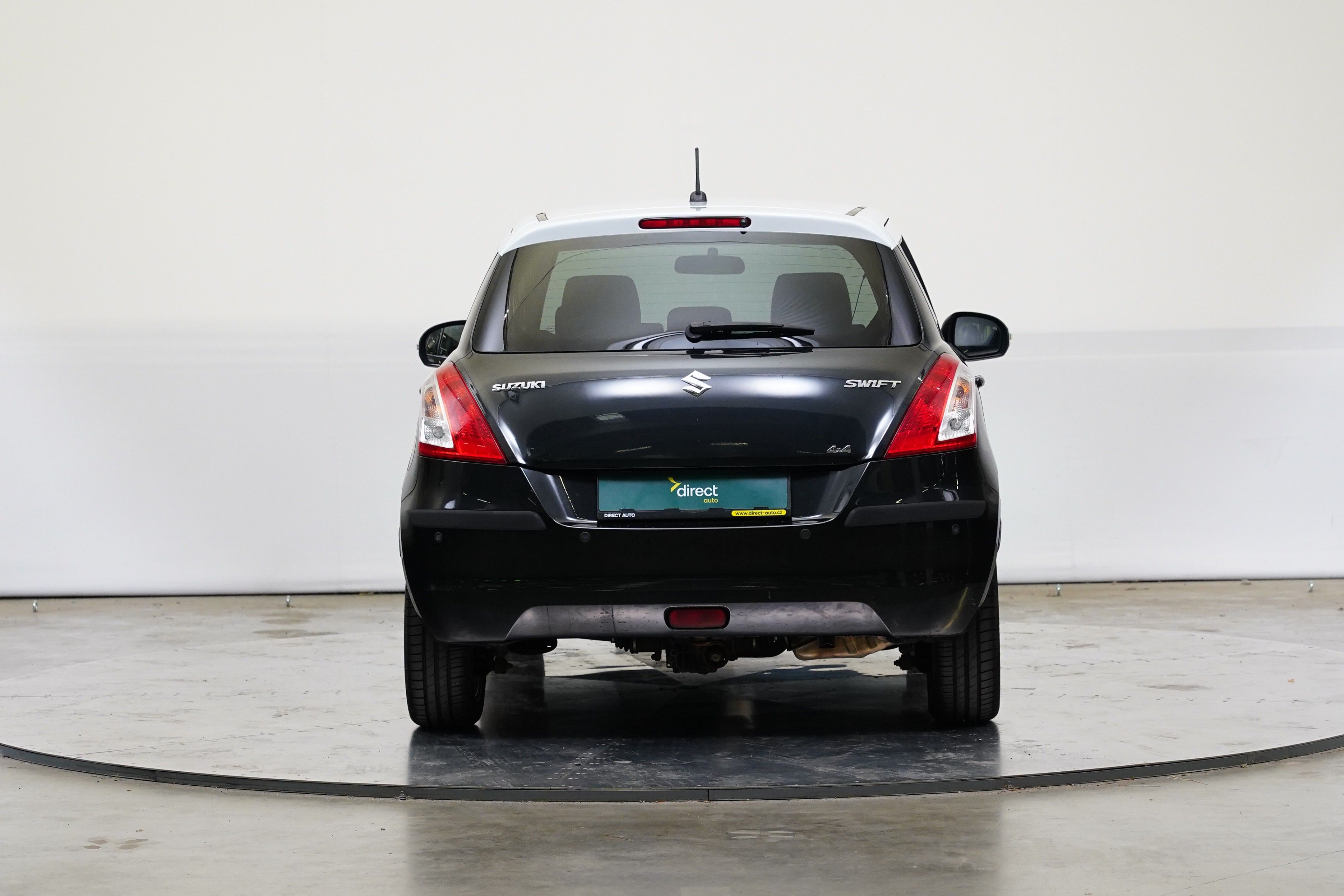 Suzuki Swift, 1.2 i 69 kW 4x4 Shine - fotka 6