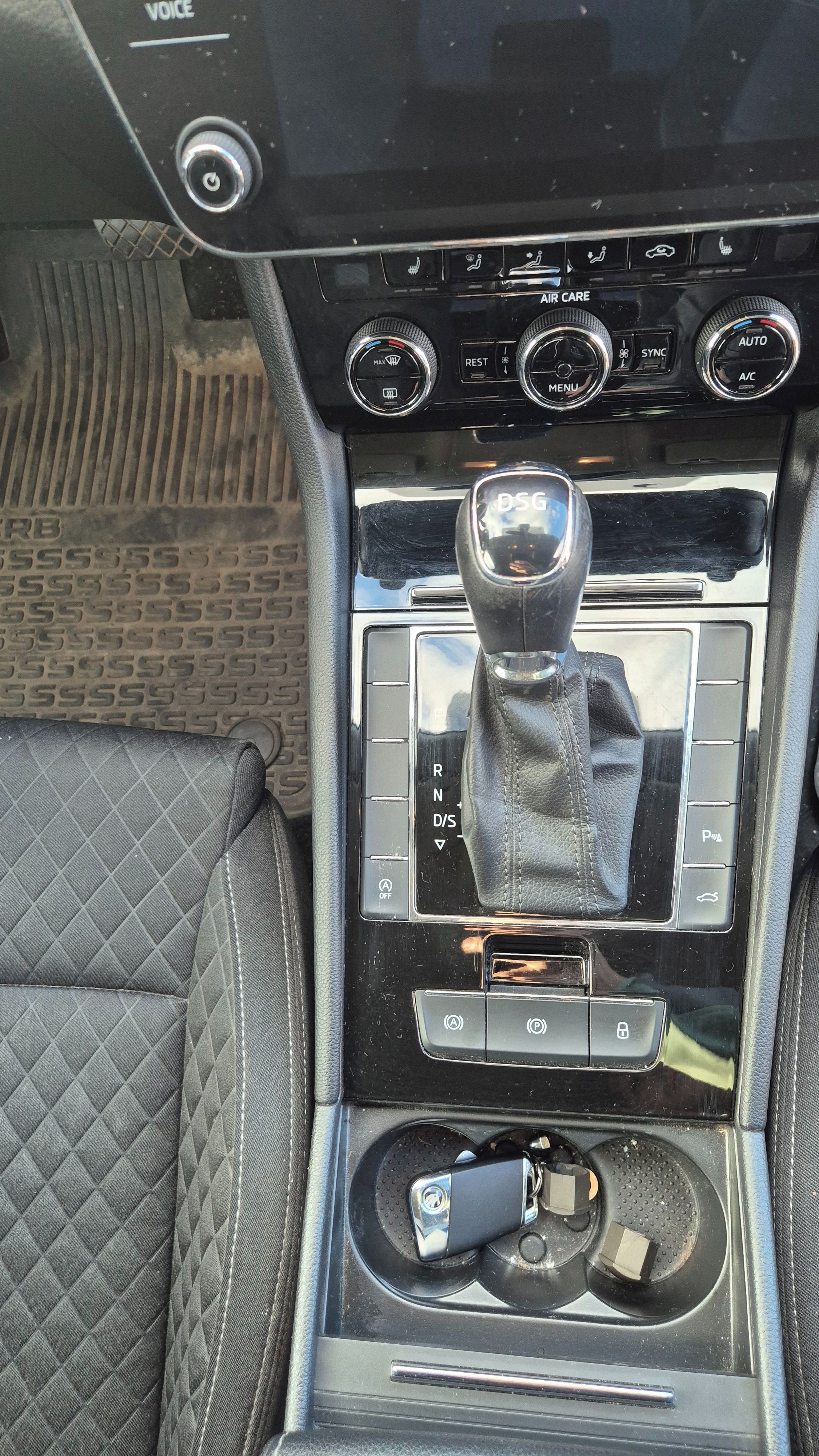 Škoda Superb, 2.0 TDI - fotka 6