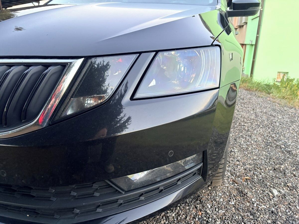 Škoda Octavia, 2.0 TDI (110 kW) DSG NAVI - fotka 2