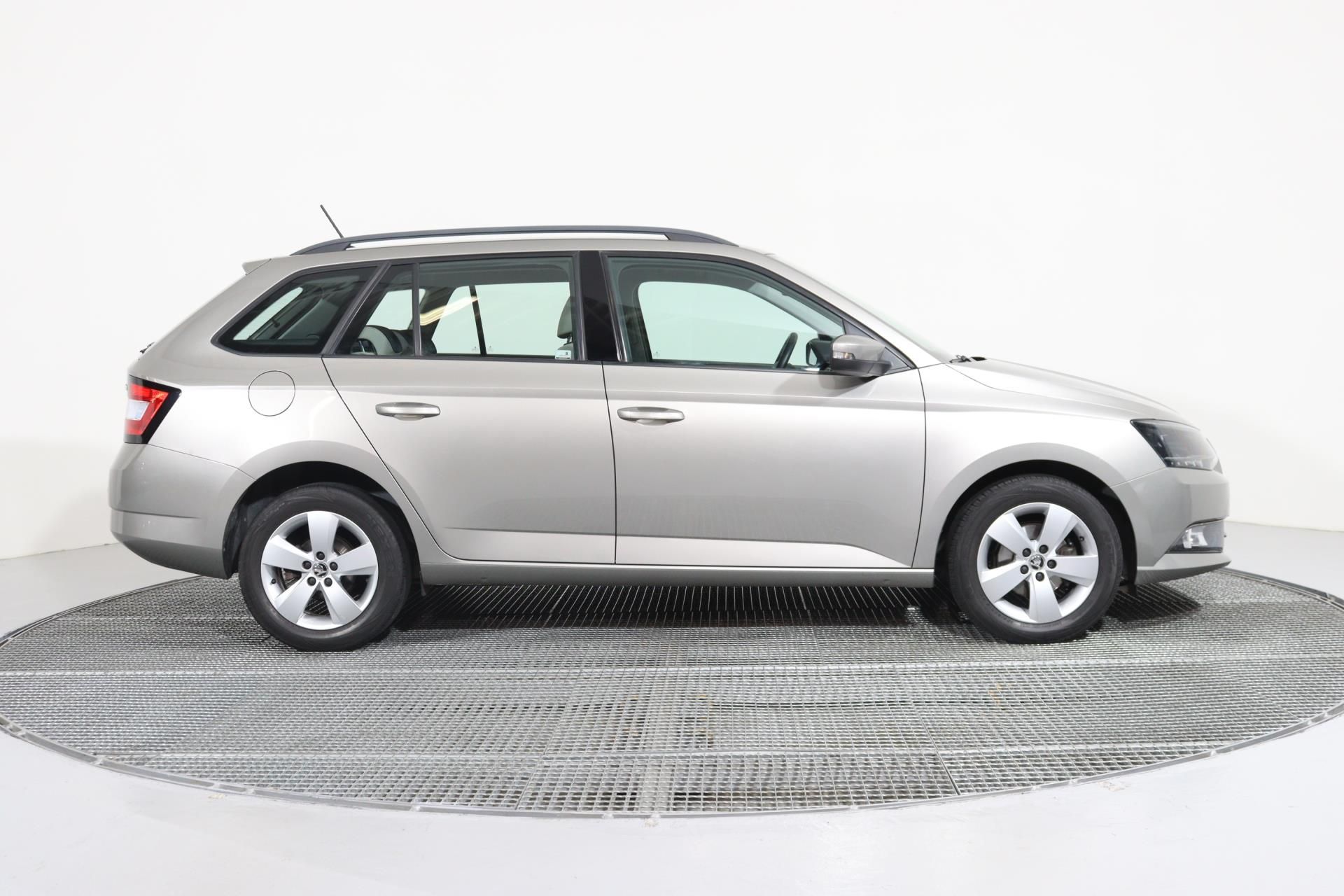 Škoda Fabia, COMBI STYLE 1,2 TSI 66 kW - fotka 3
