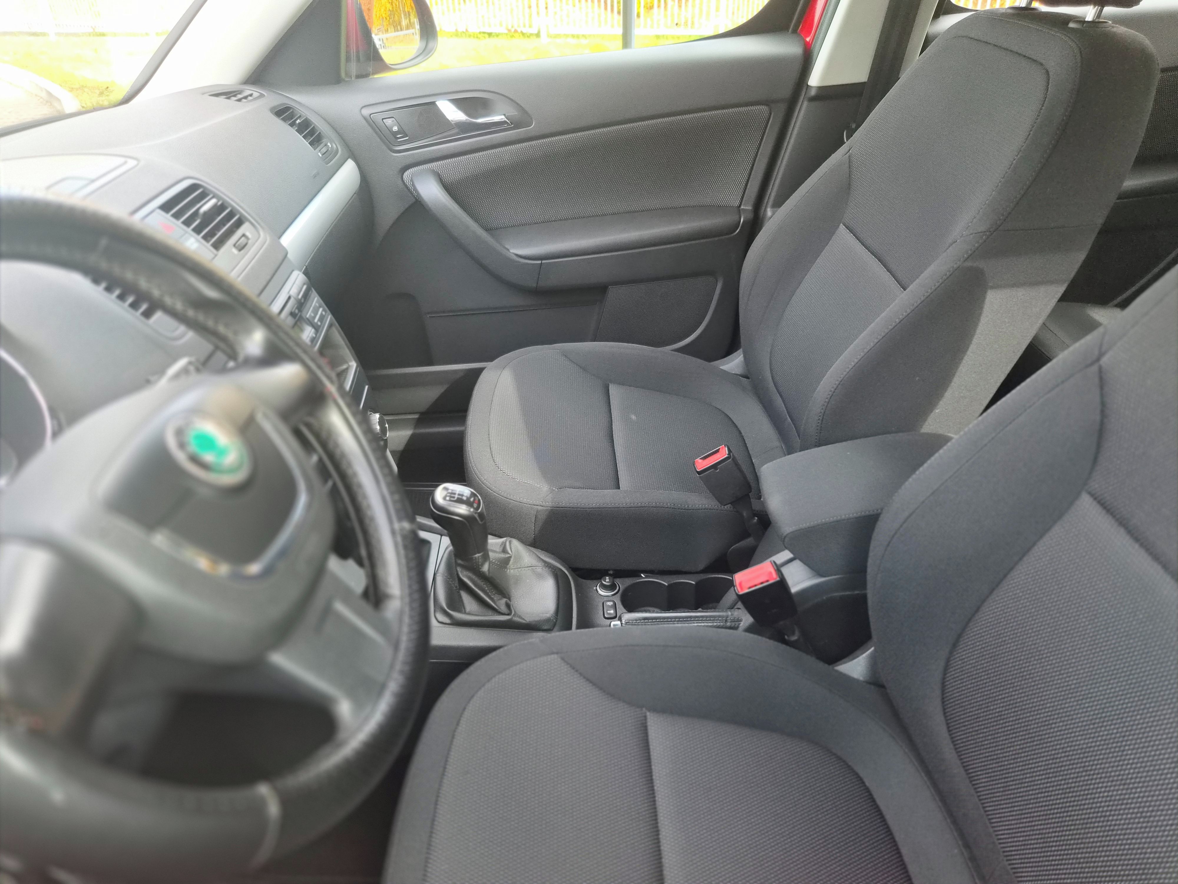 Škoda Yeti, 1.4  manuál  98500 km záruka - fotka 5