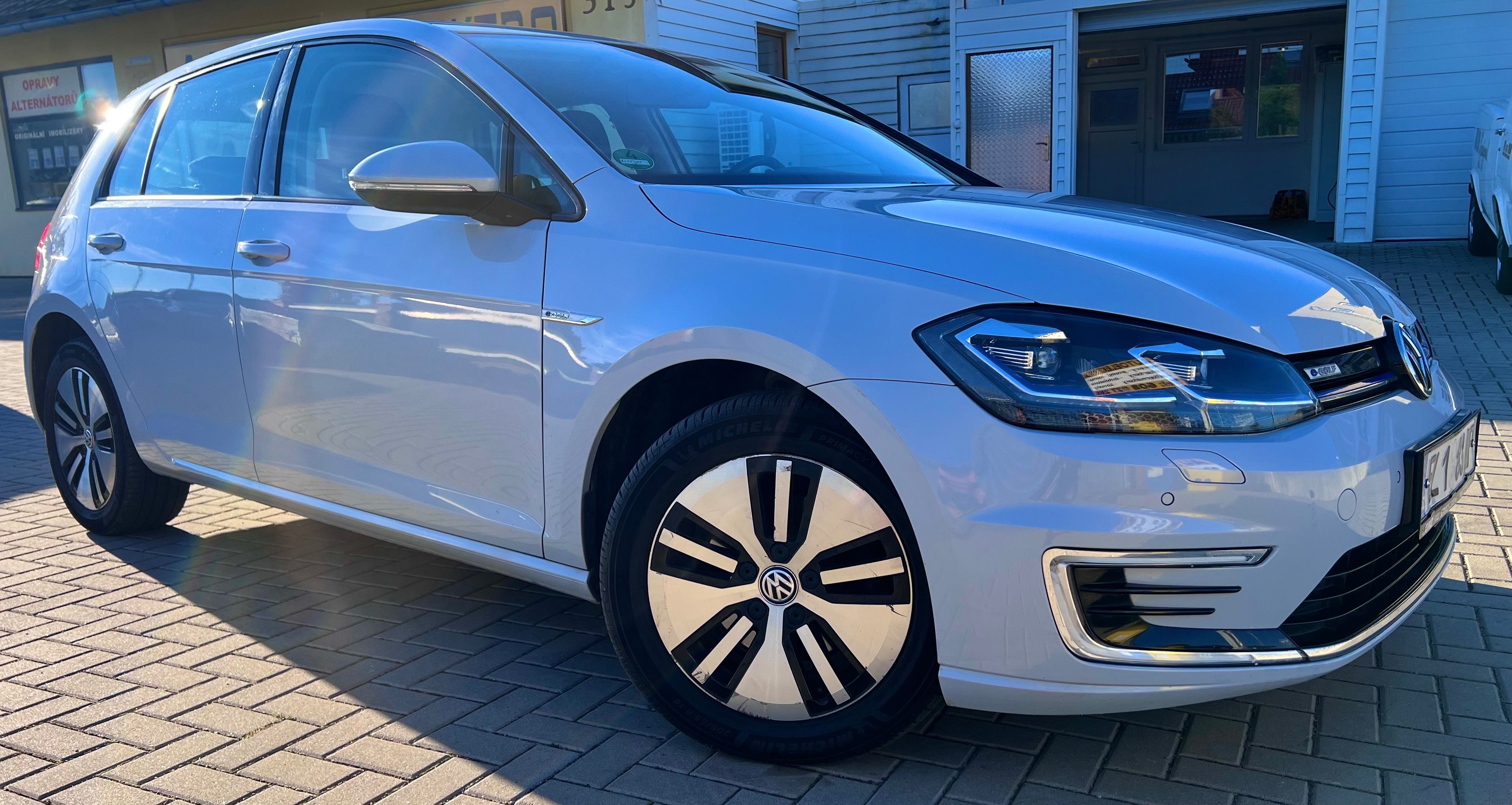 Volkswagen Golf, E-golf - fotka 2