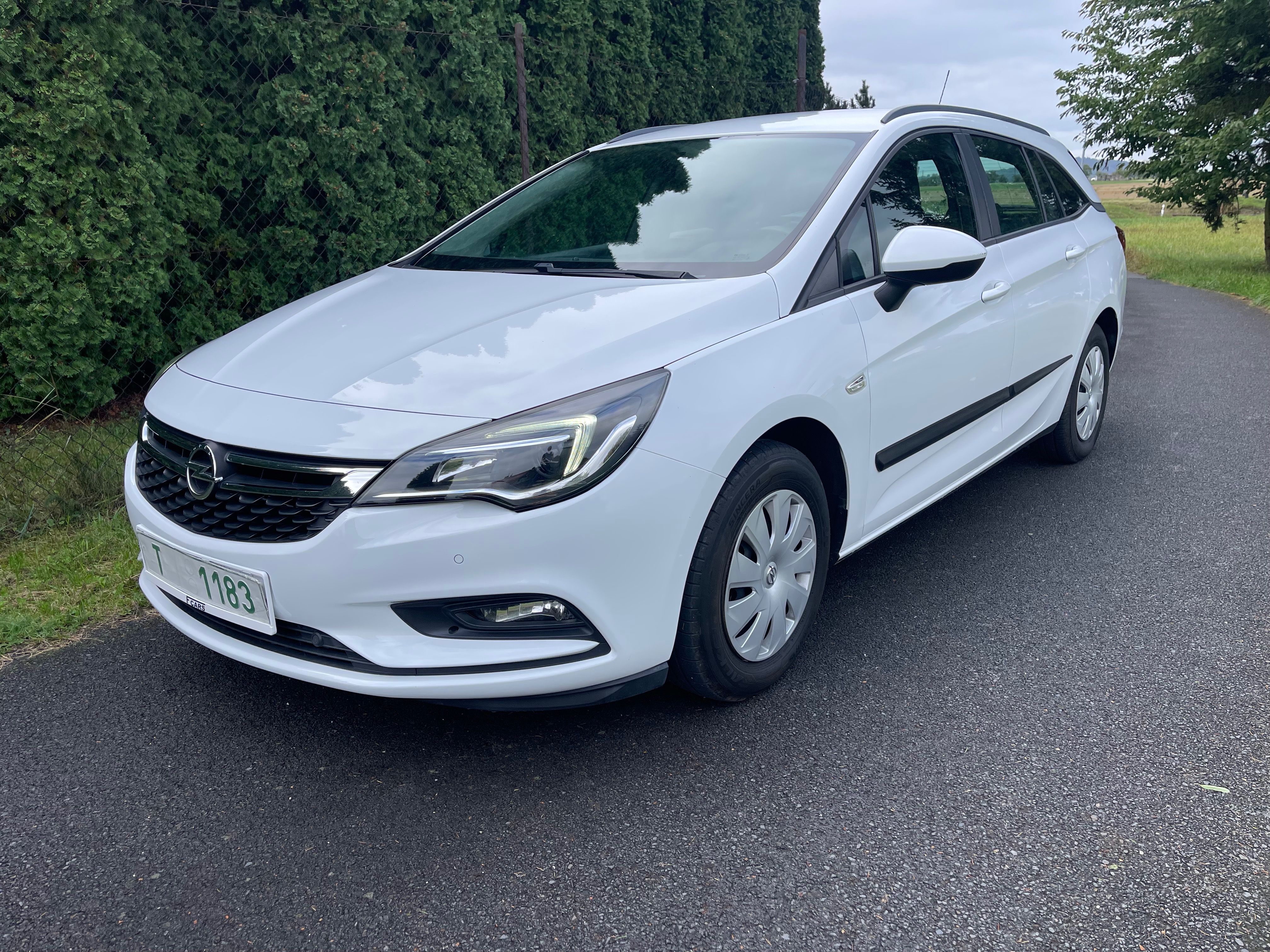 Opel Astra, K 1,0 77kW Sports Tourer - fotka 2