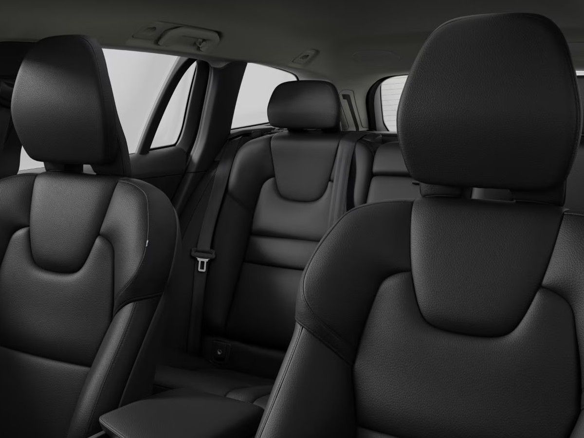 Volvo V60, 2.0B4 FWD 145kW PLUS DARK - fotka 4