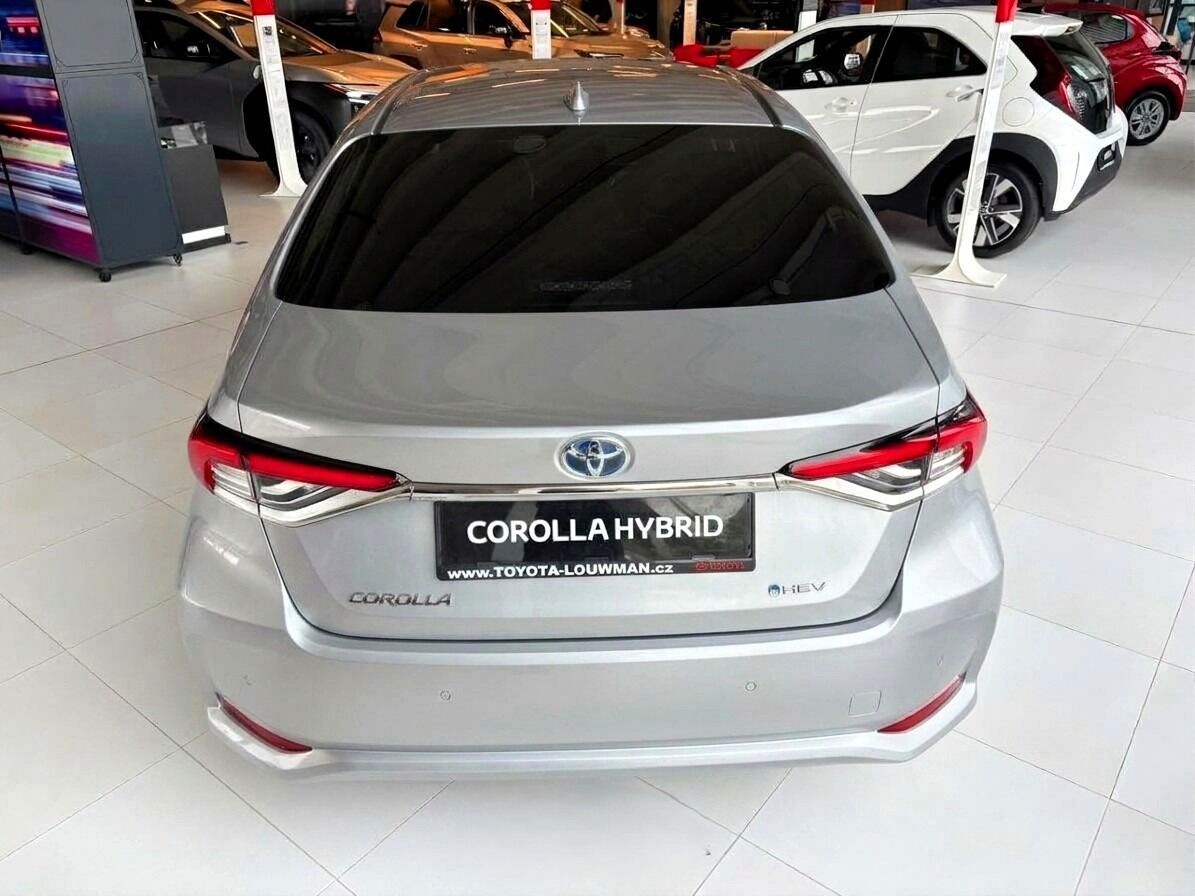 Toyota Corolla, 1,8 SD Style HEV - fotka 6